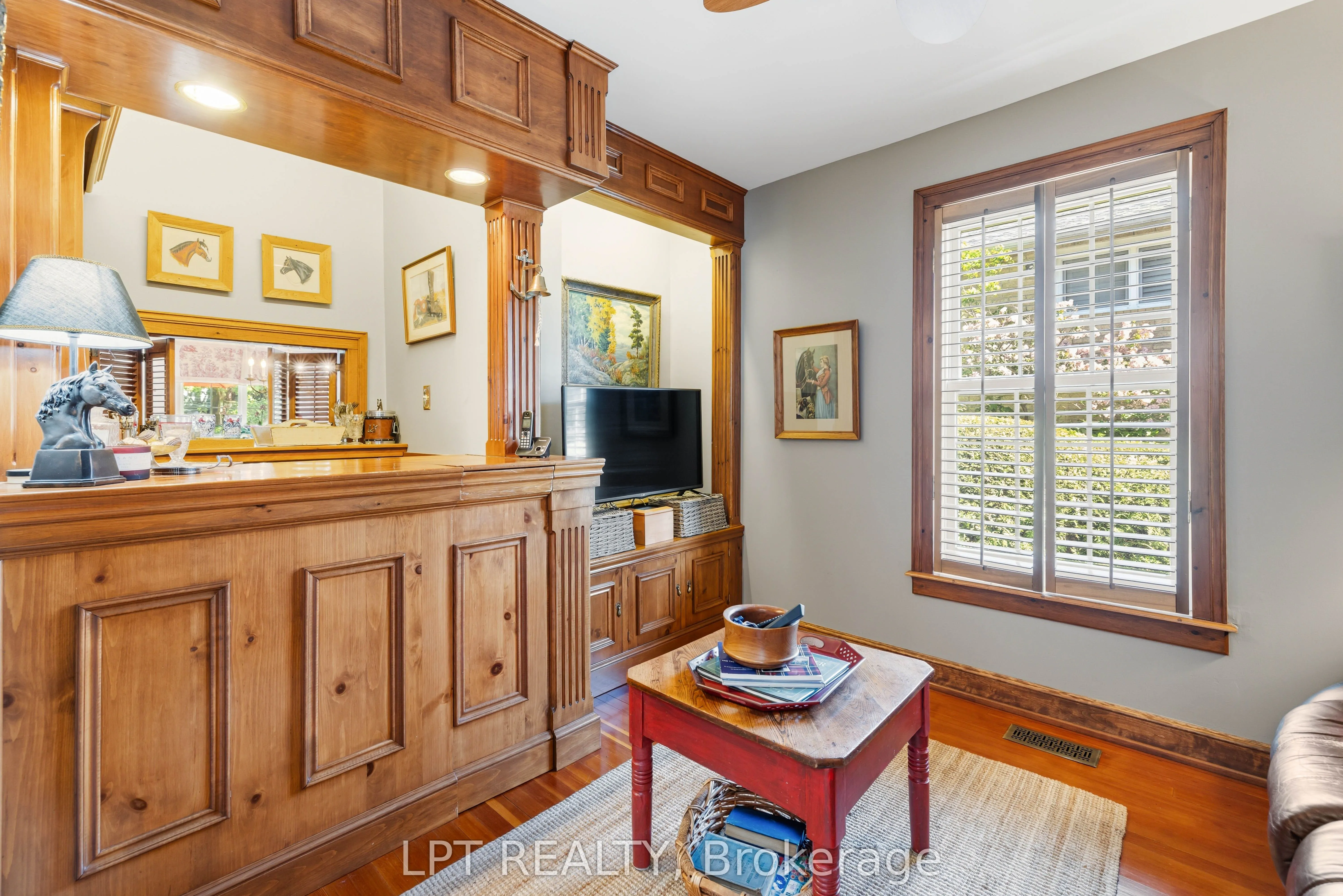 145 Lake Drive N