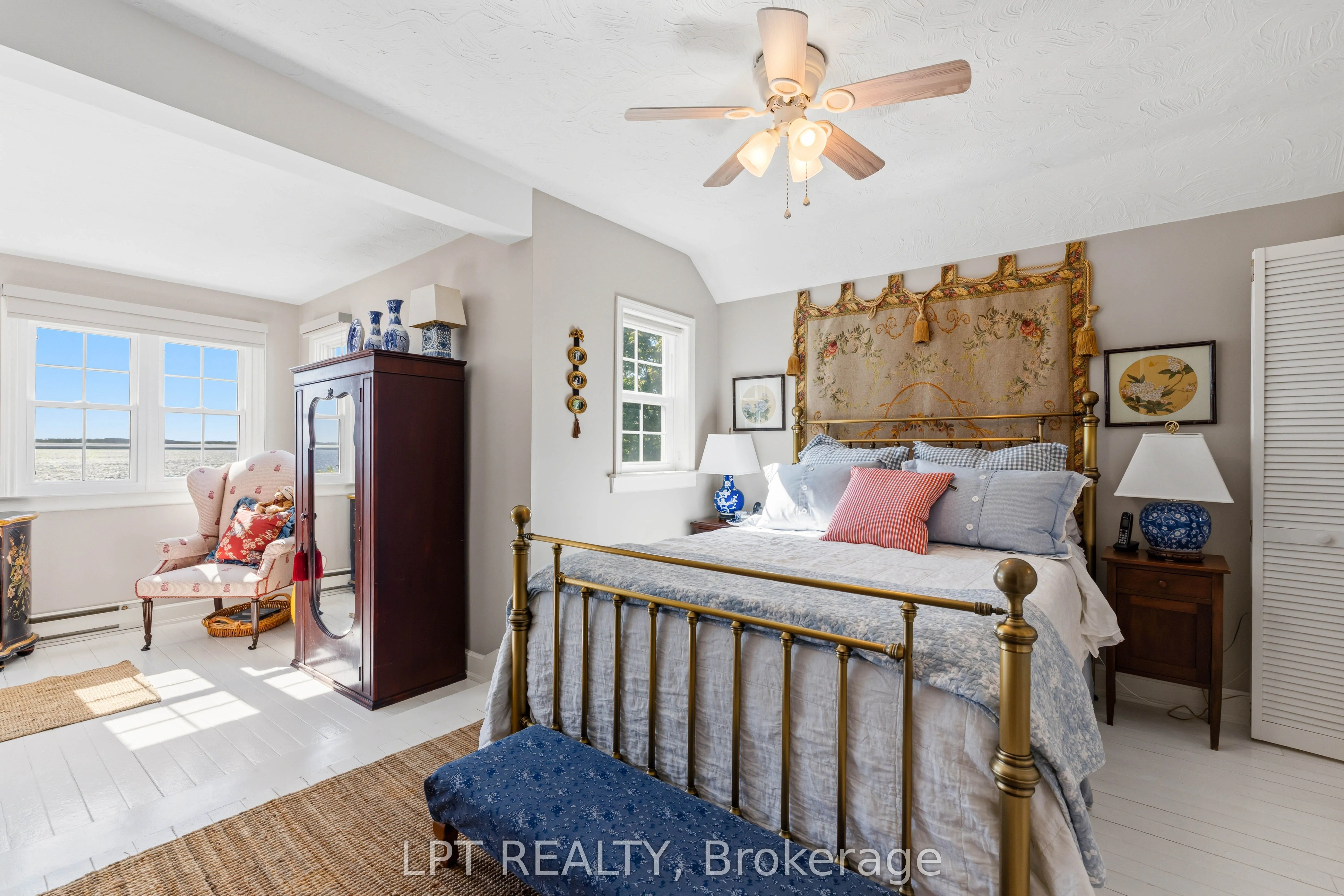 145 Lake Drive N