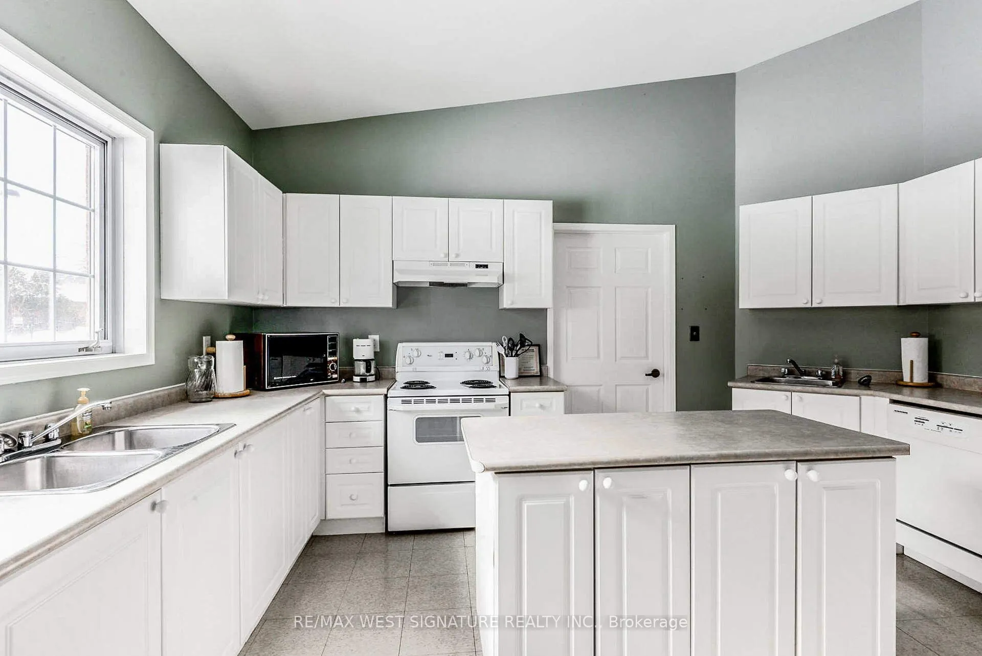 75 Treelawn Boulevard #105