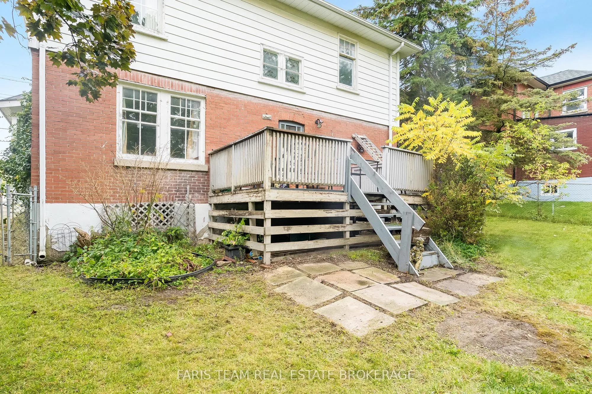 105 Barrie Street