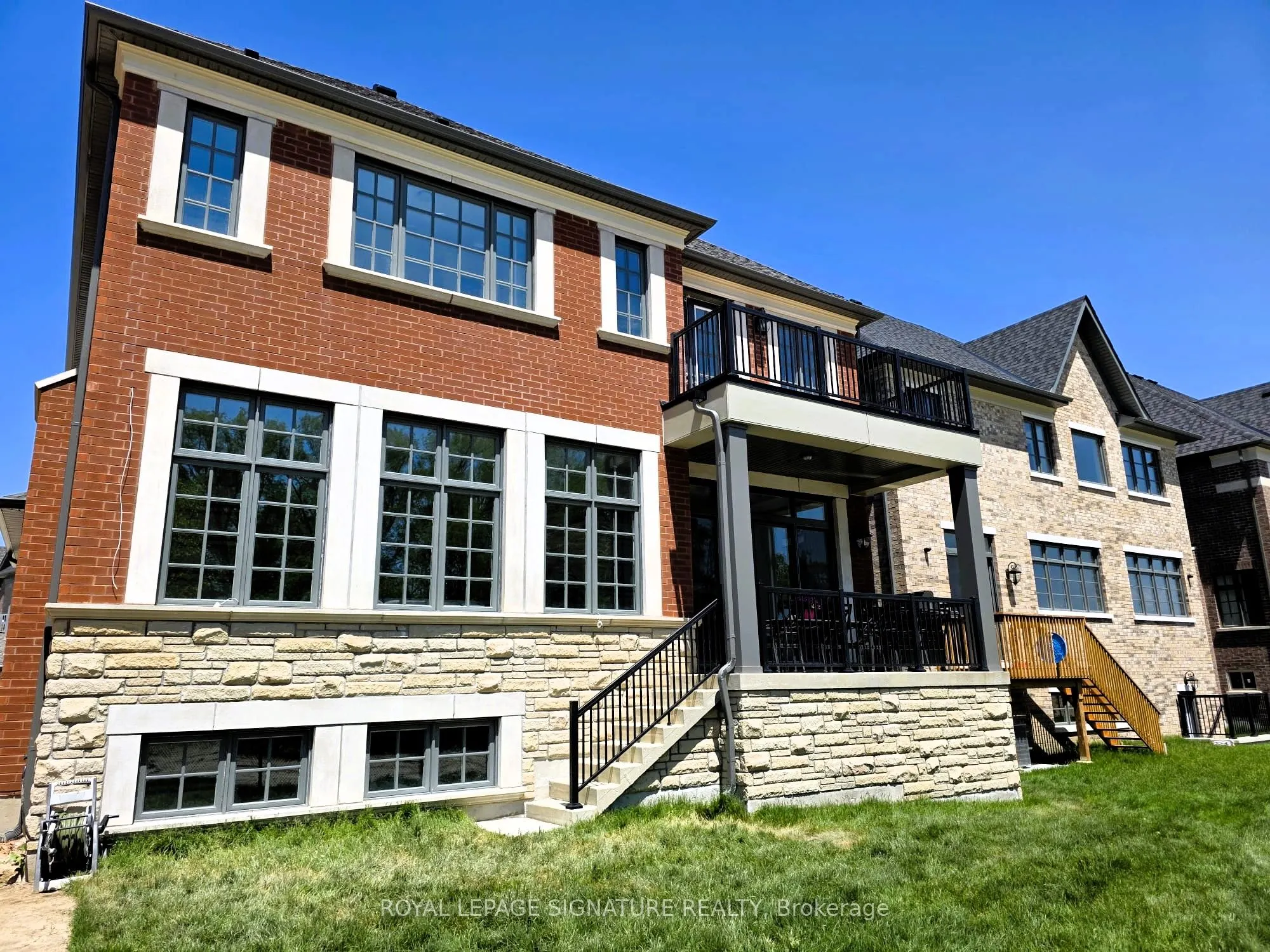 16 Gianvito Crescent