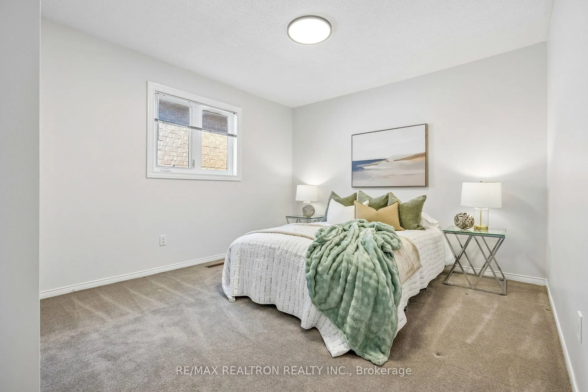 37 Dundurn Crescent
