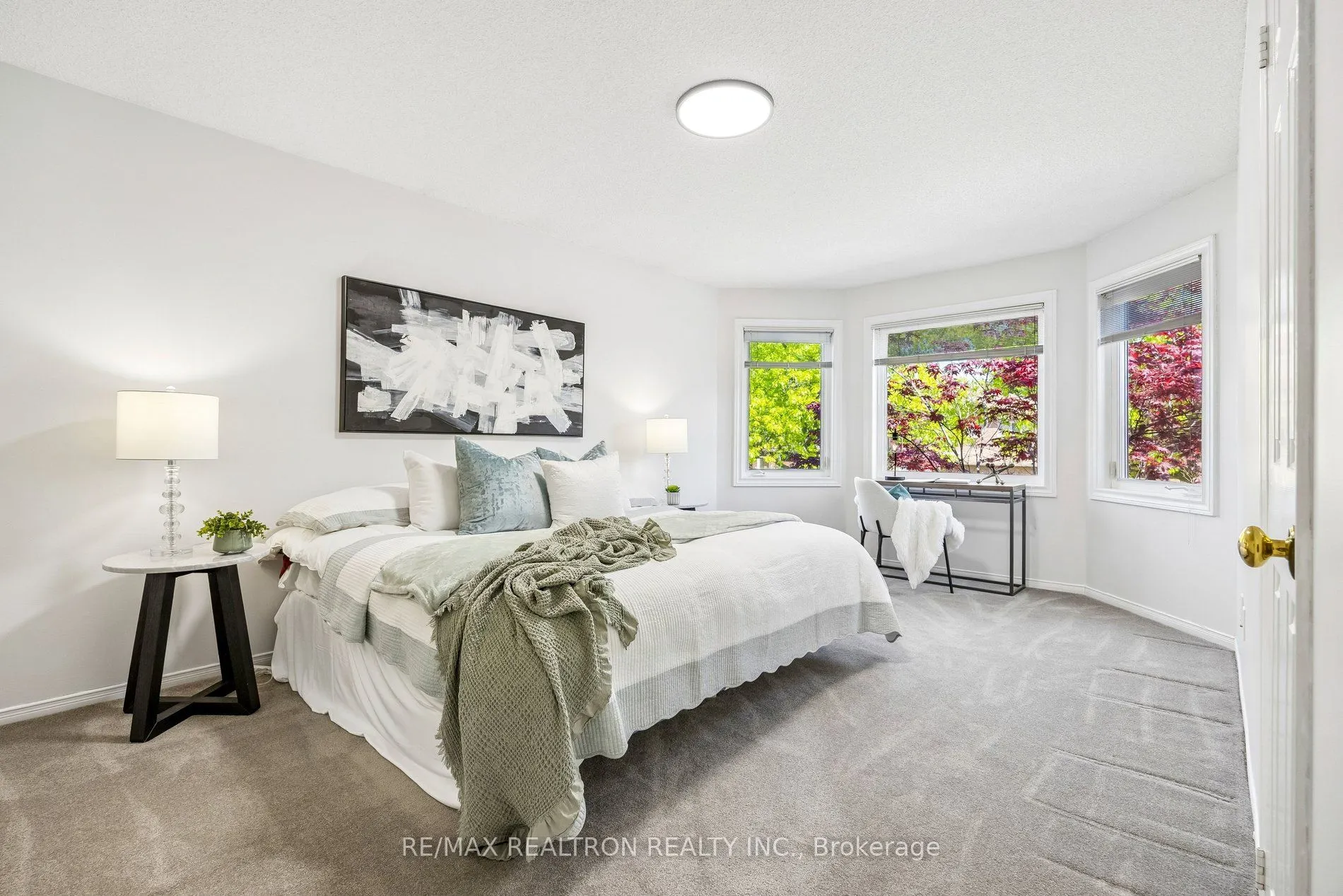 37 Dundurn Crescent