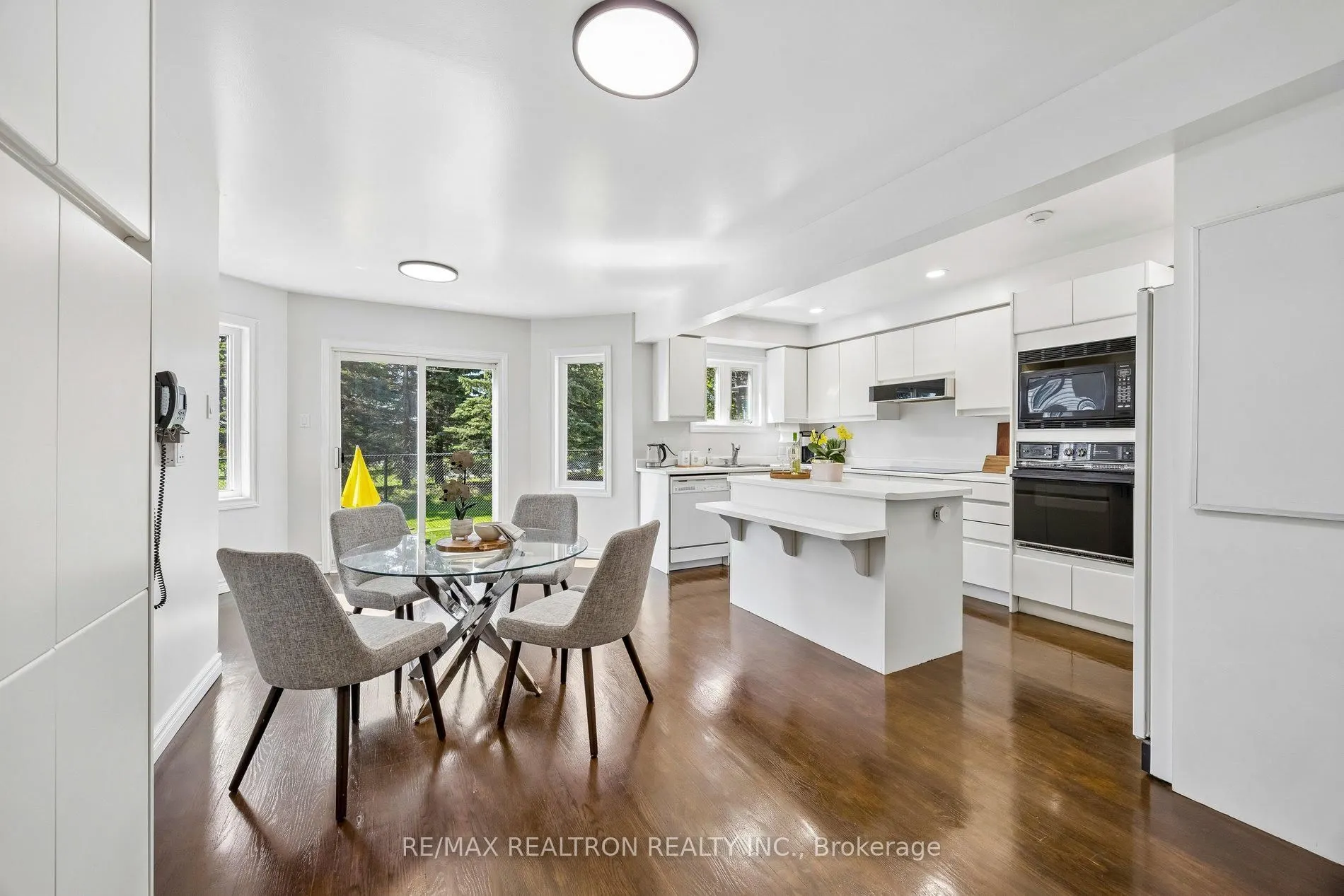 37 Dundurn Crescent