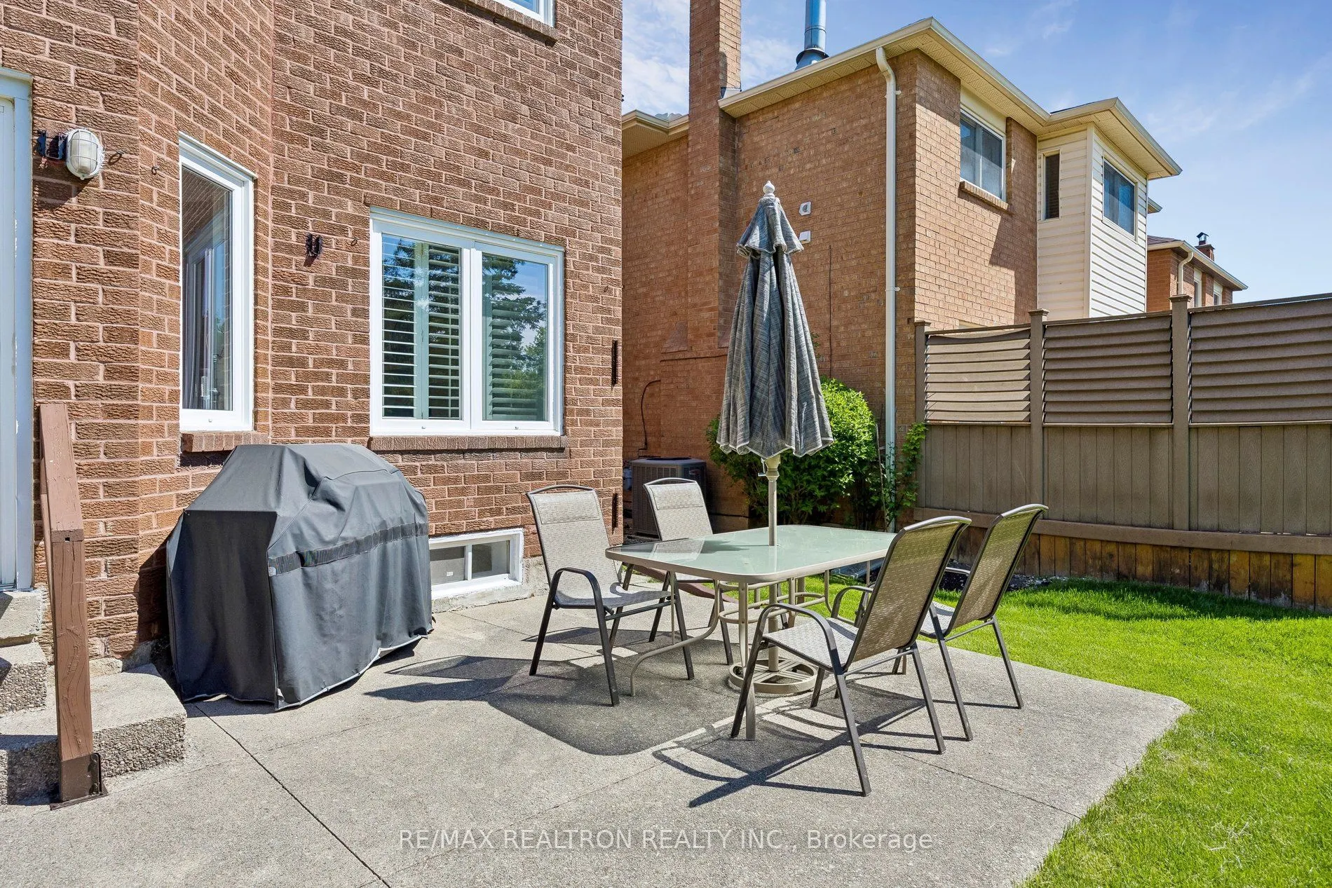 37 Dundurn Crescent