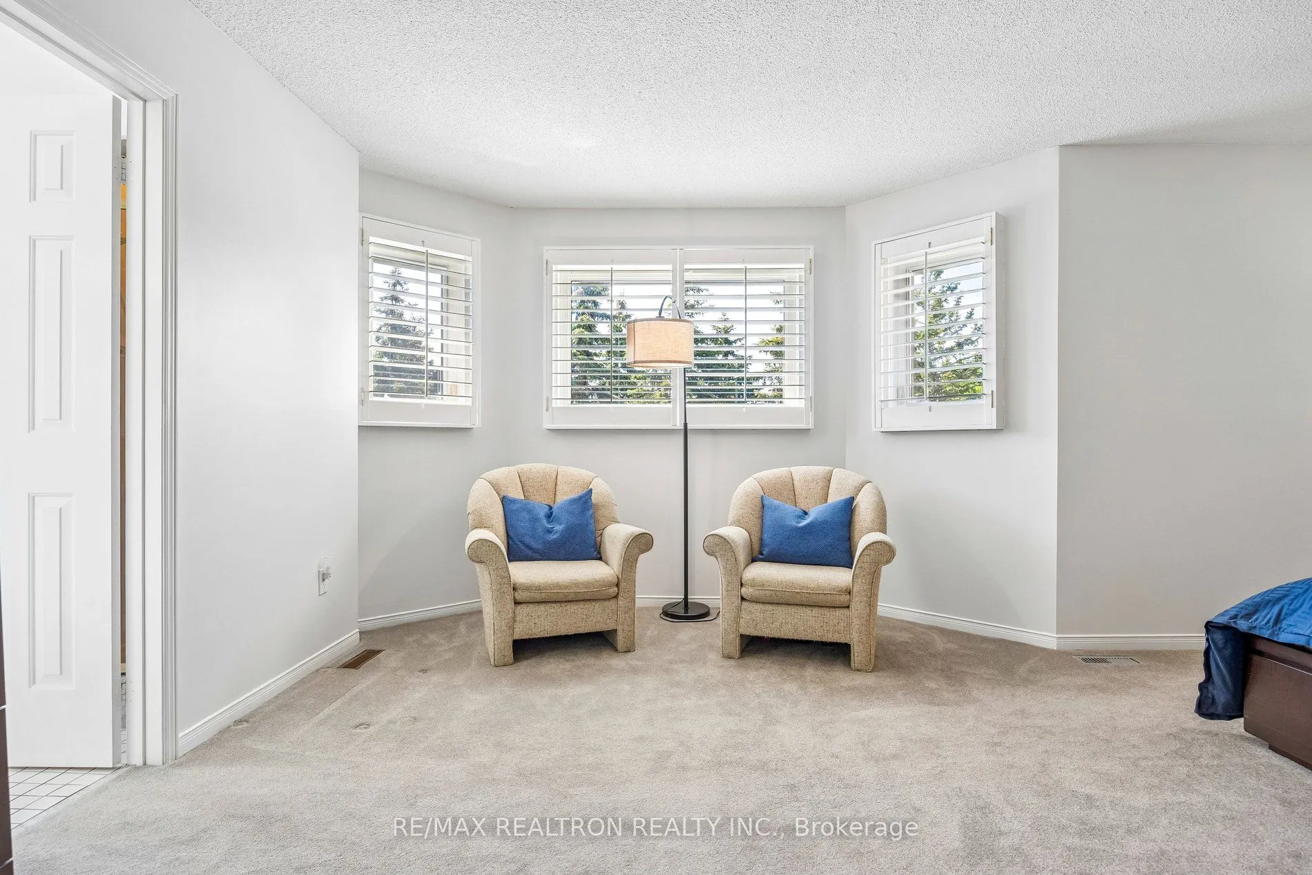 37 Dundurn Crescent