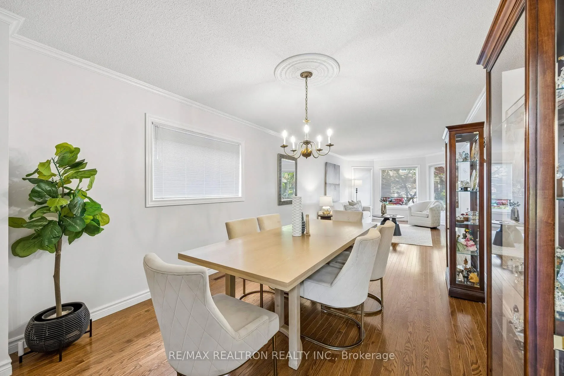 37 Dundurn Crescent