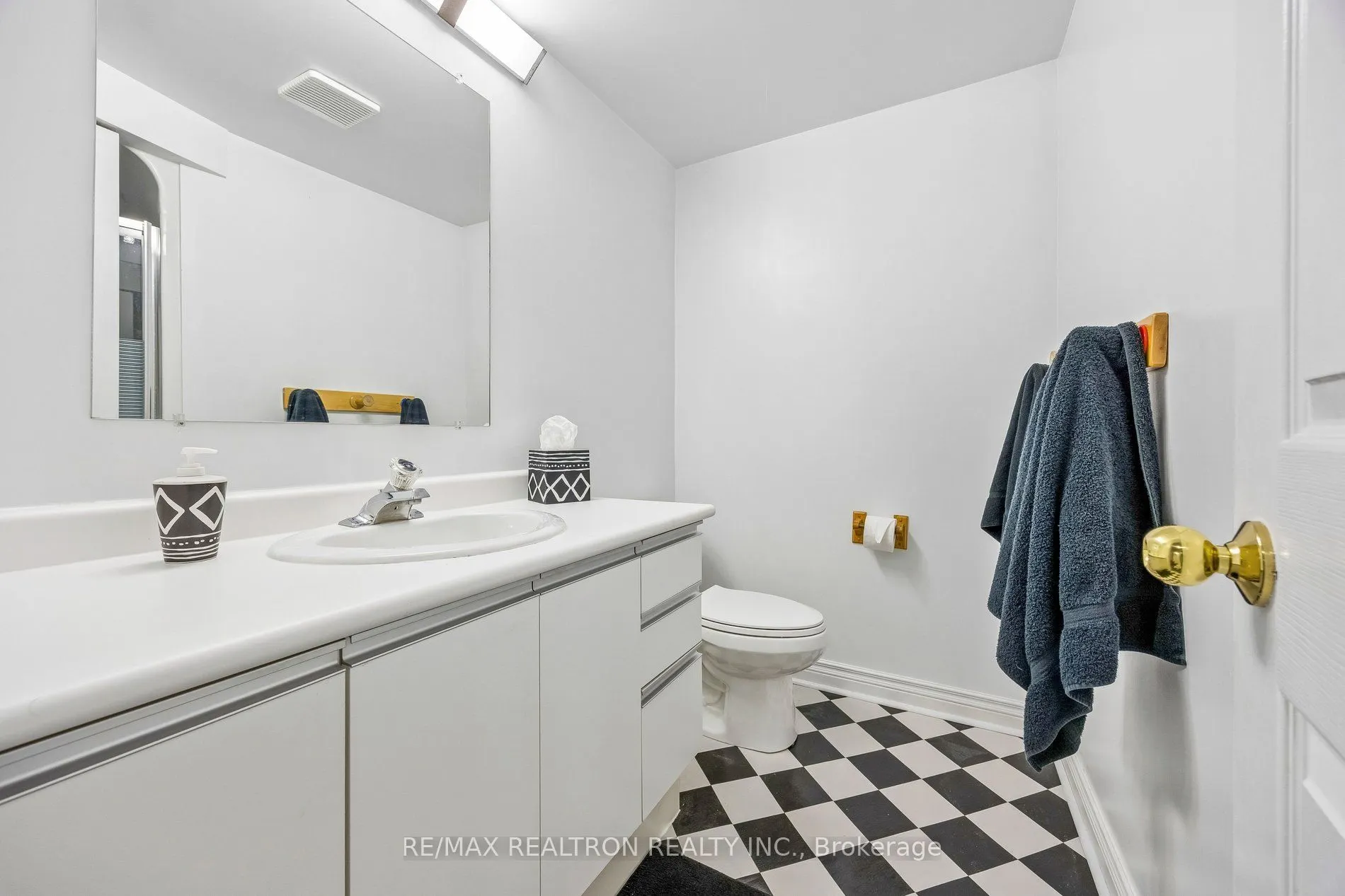 37 Dundurn Crescent