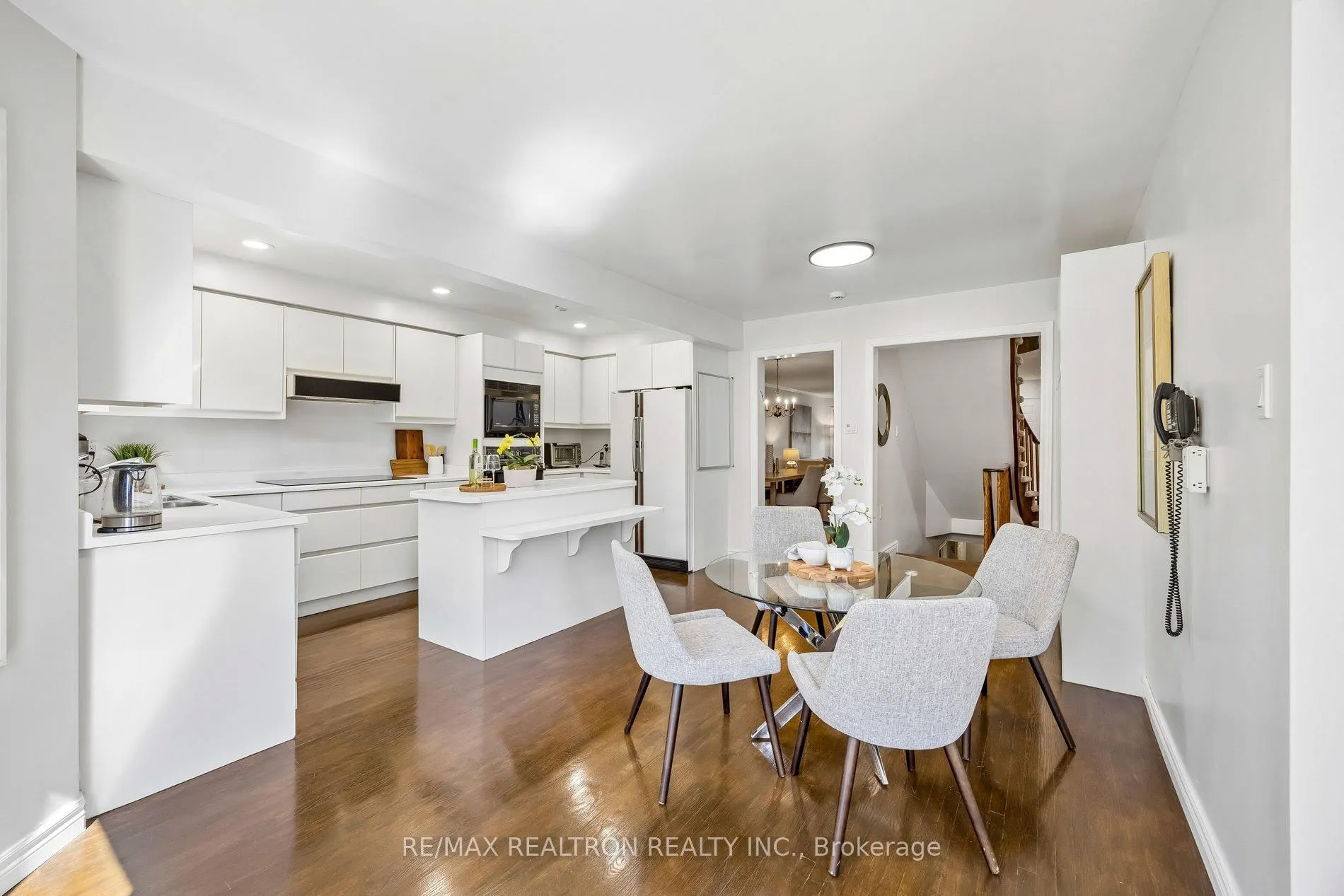 37 Dundurn Crescent