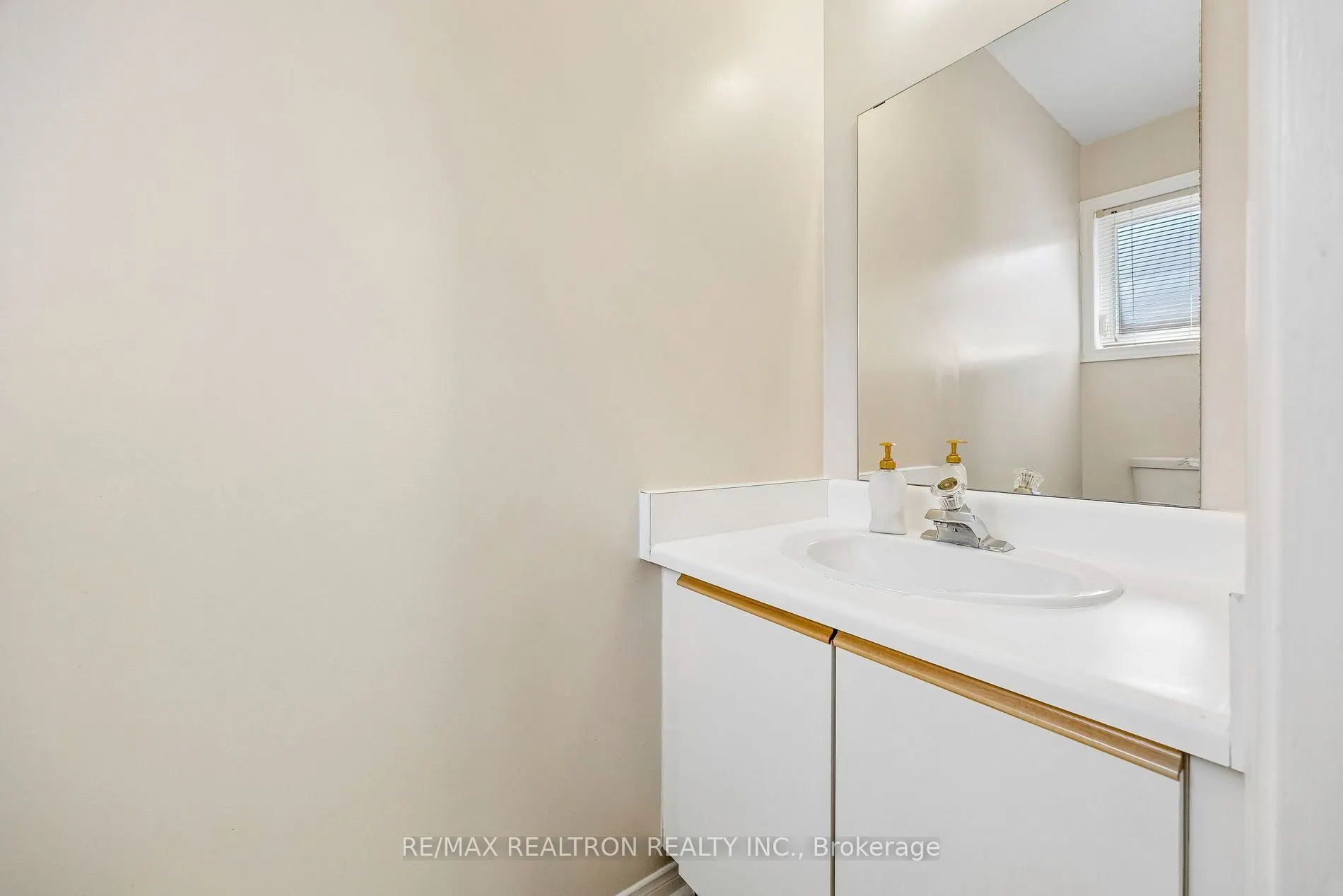 37 Dundurn Crescent
