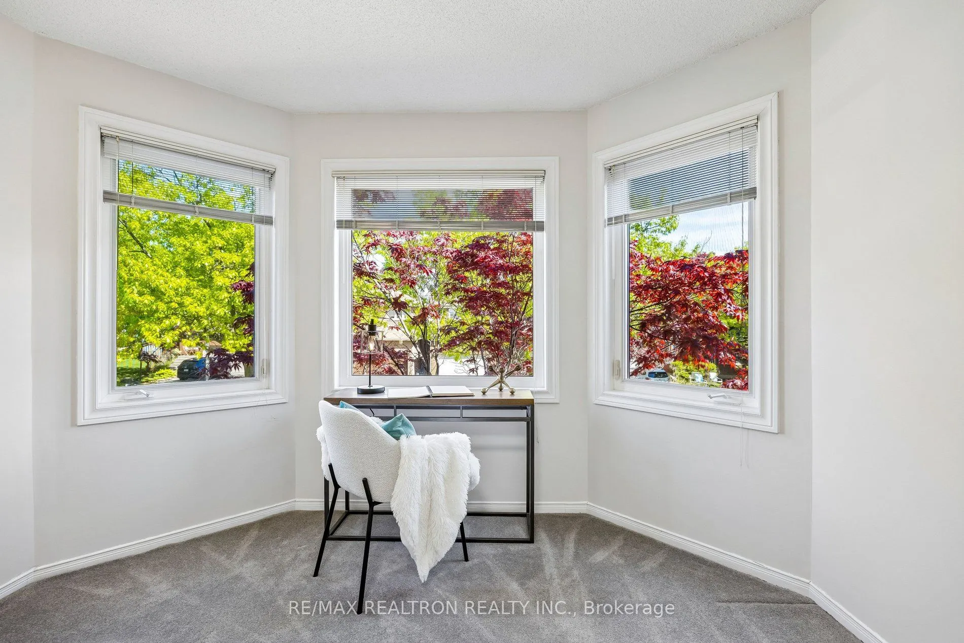 37 Dundurn Crescent