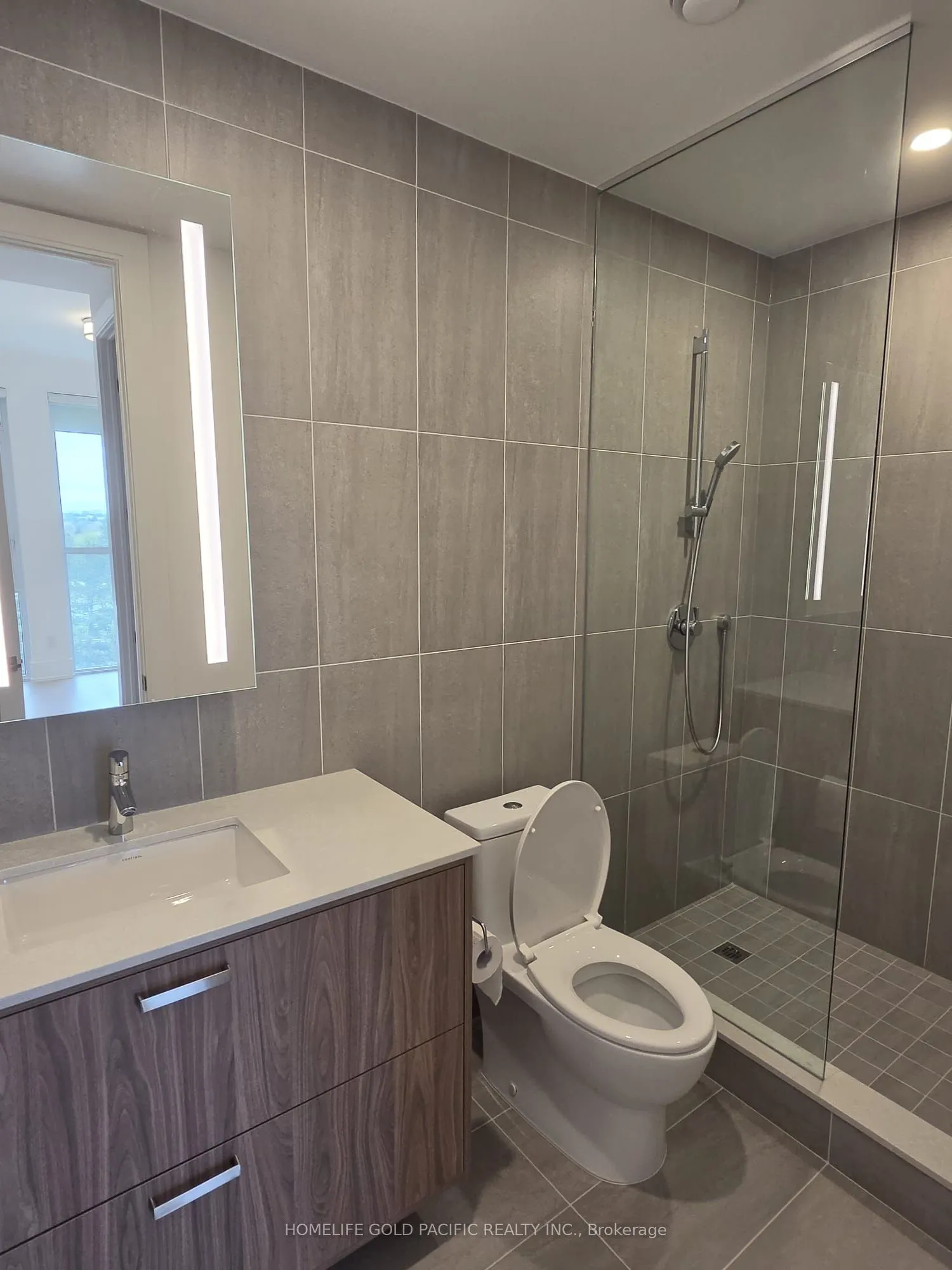 399 Royal Orchard Boulevard #519