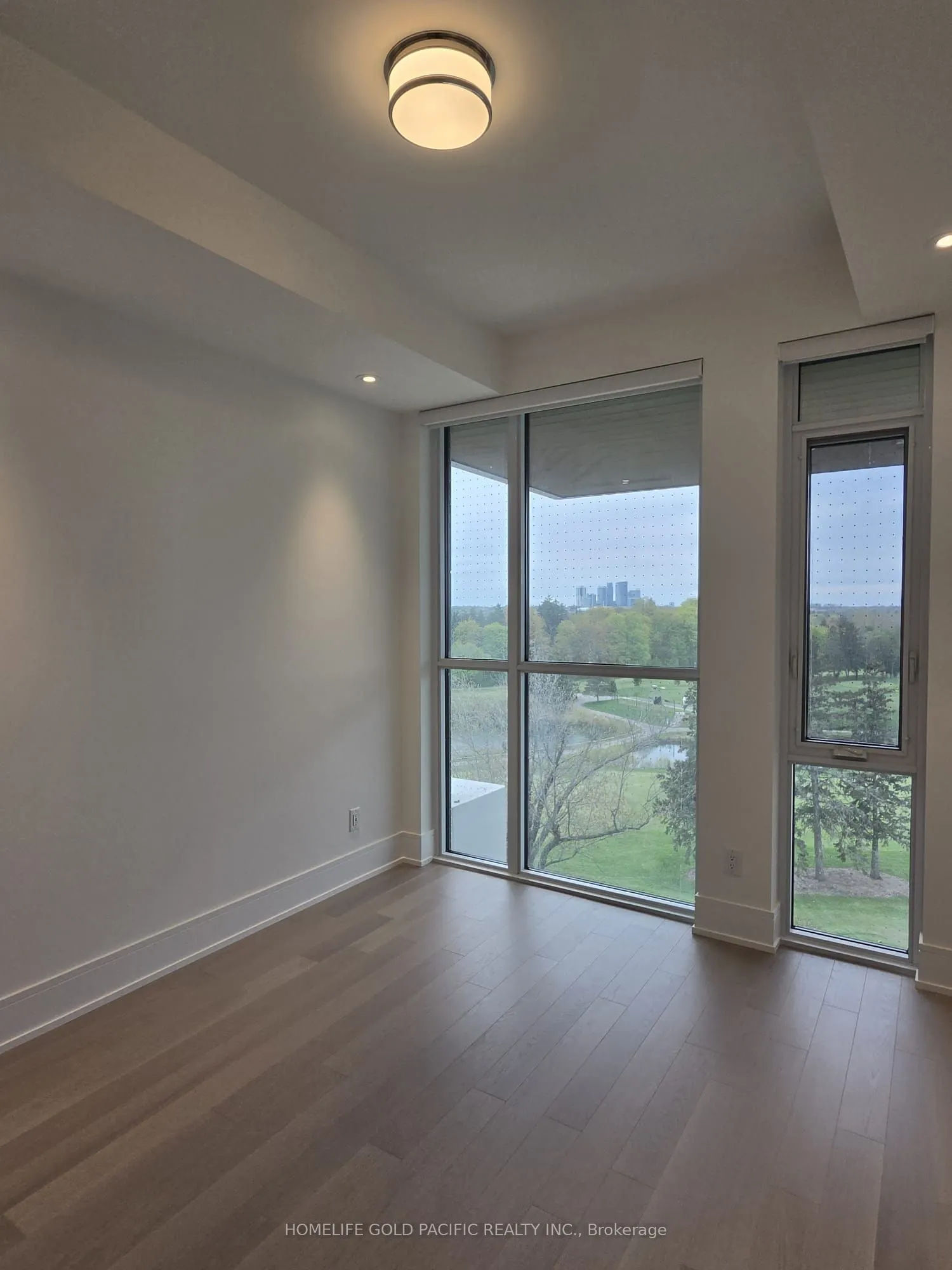 399 Royal Orchard Boulevard #519