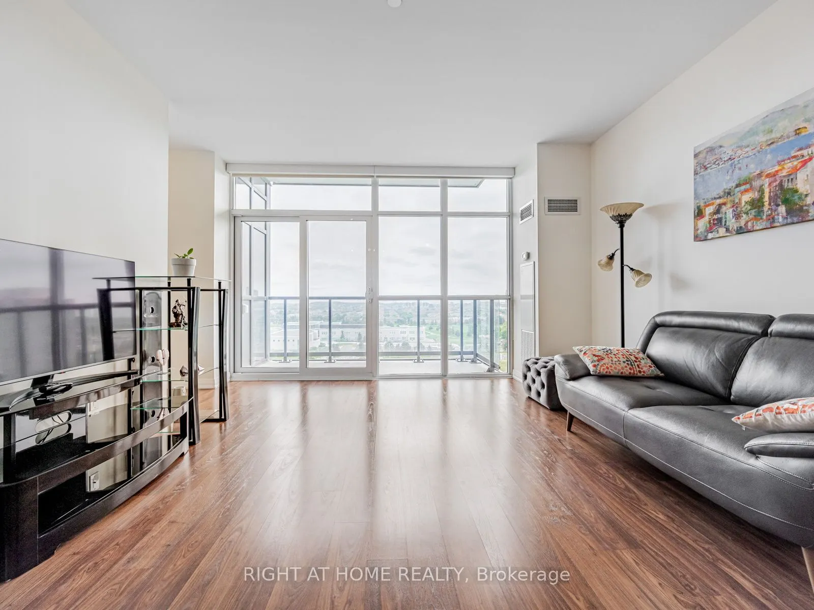 65 Oneida Crescent #1010