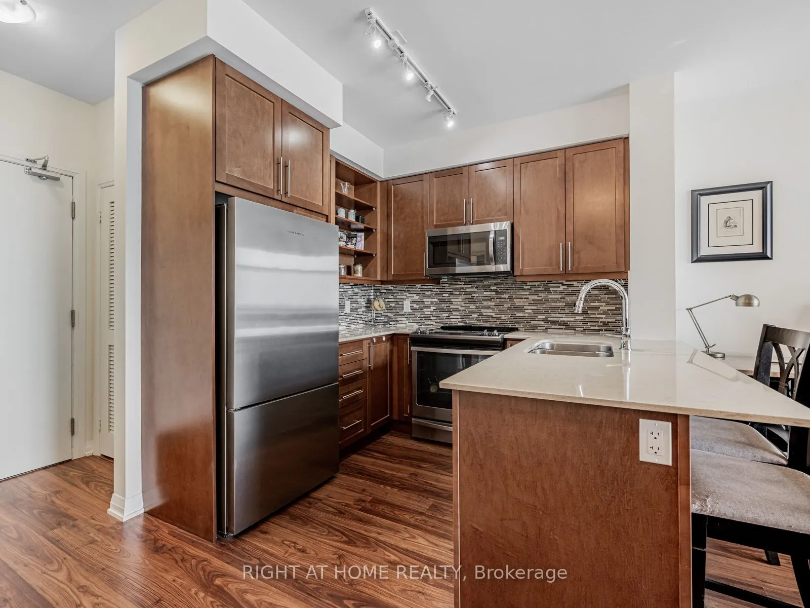 65 Oneida Crescent #1010