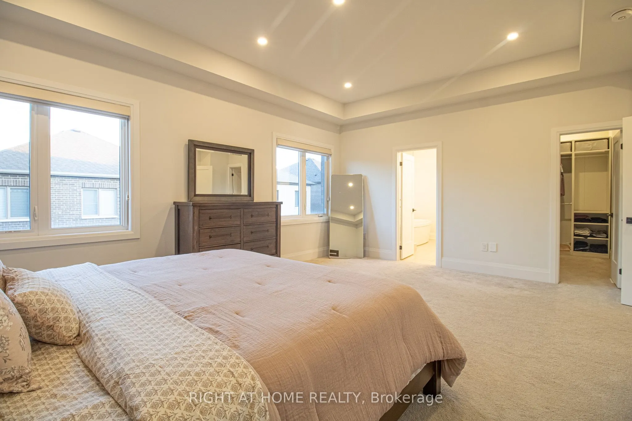 43 Longworth Avenue
