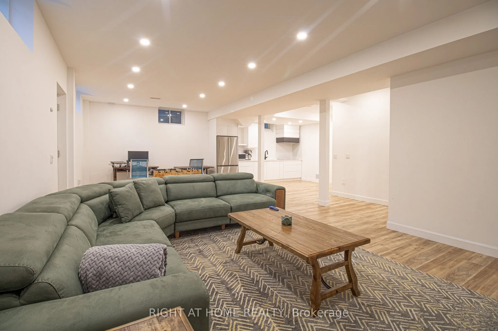 43 Longworth Avenue