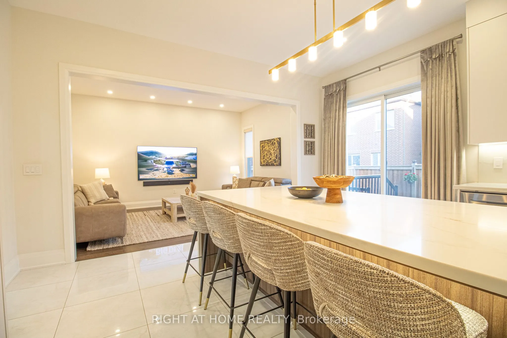 43 Longworth Avenue