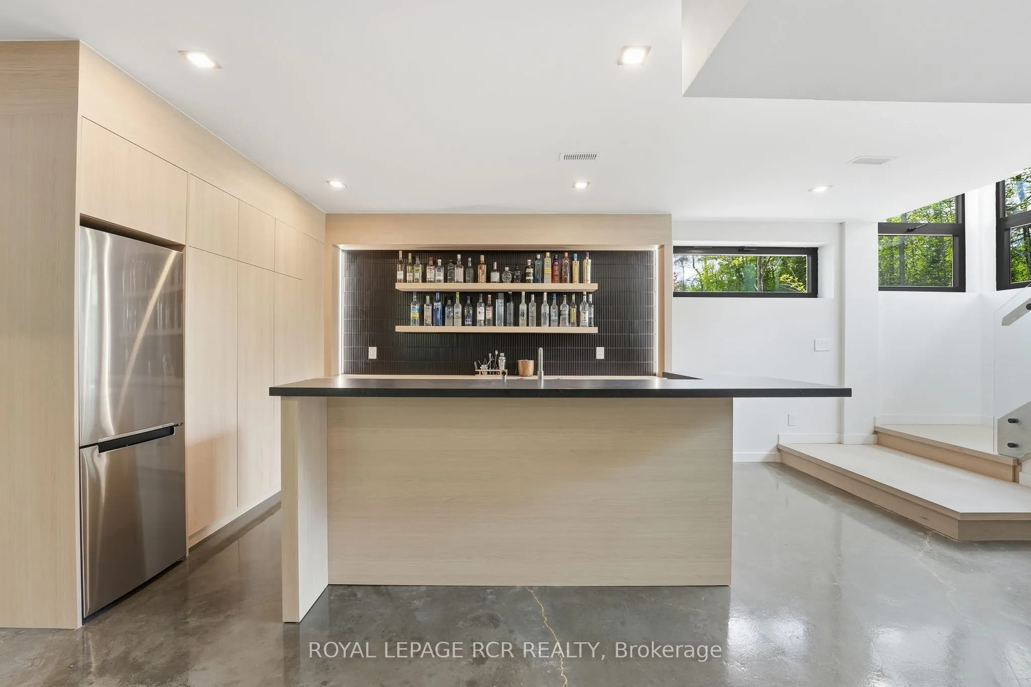 3404 Vivian Road
