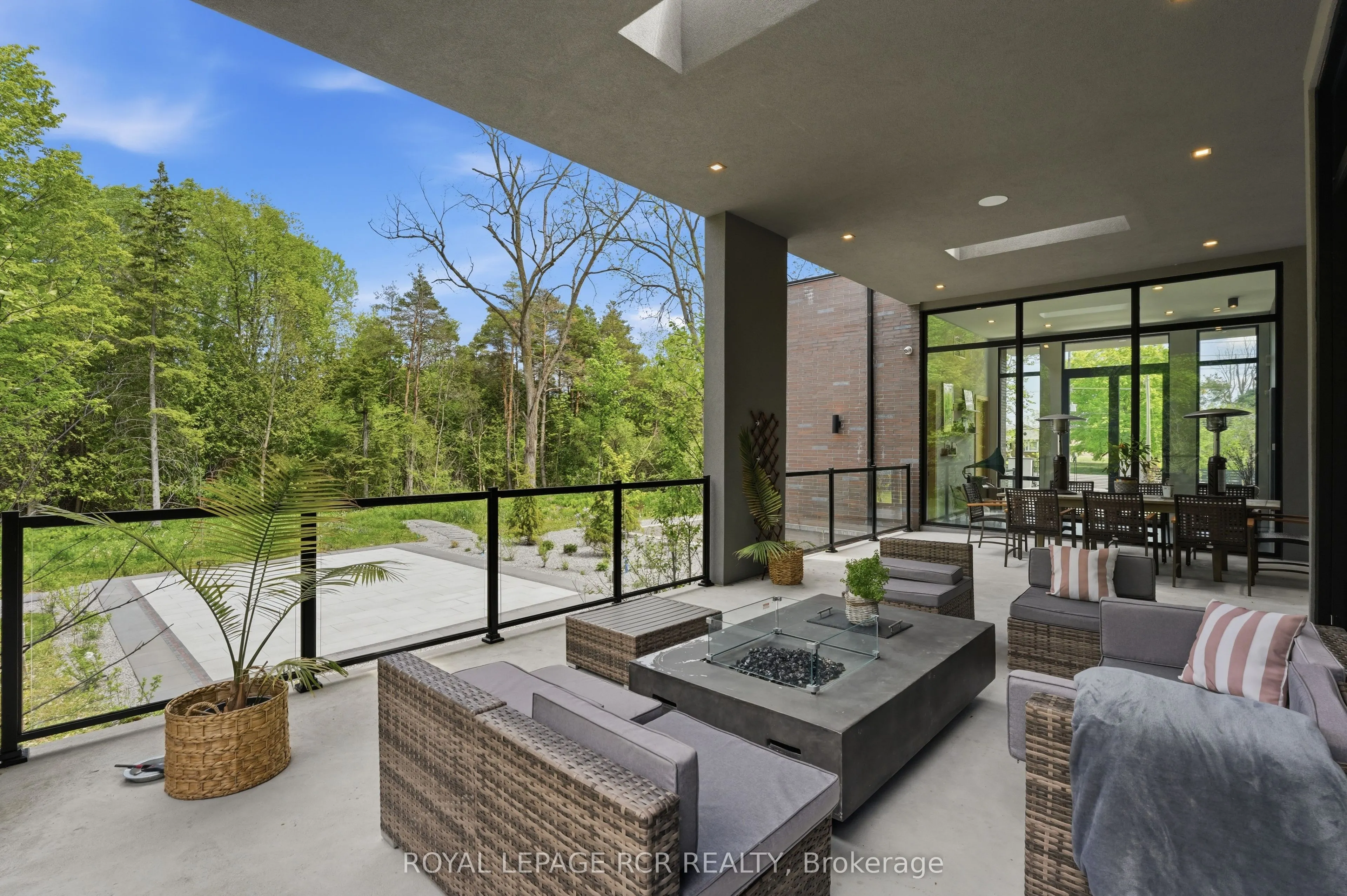 3404 Vivian Road