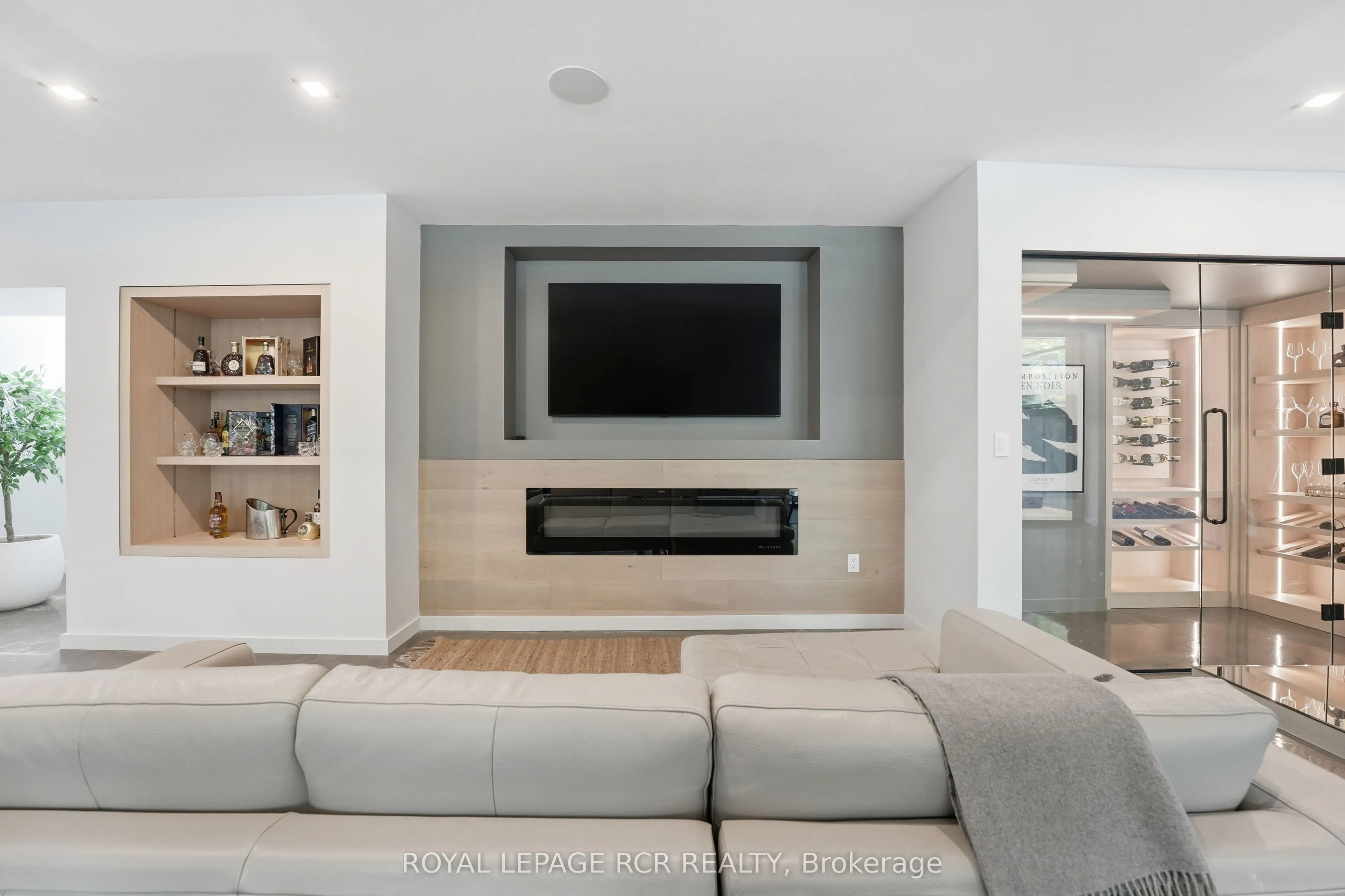 3404 Vivian Road