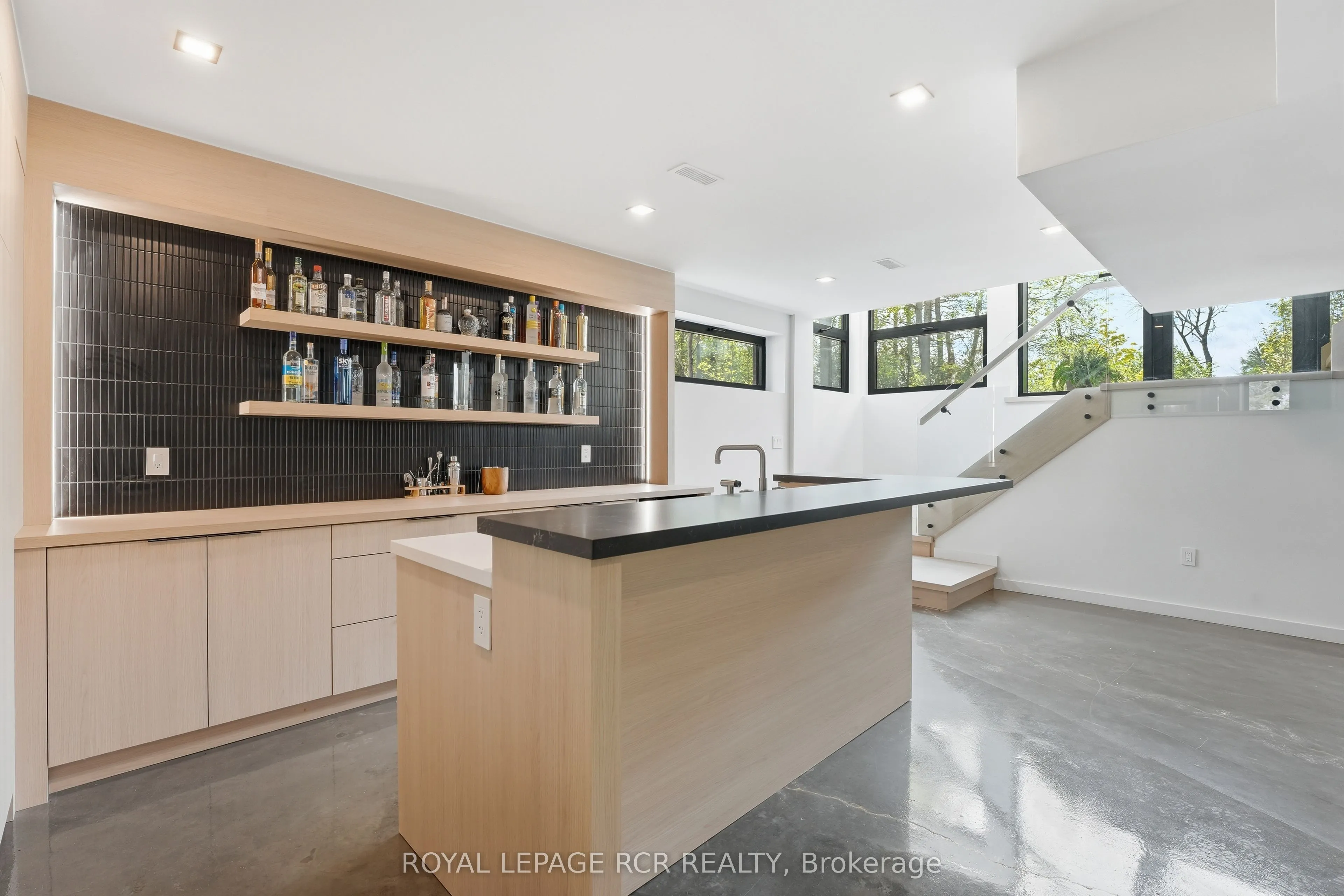 3404 Vivian Road