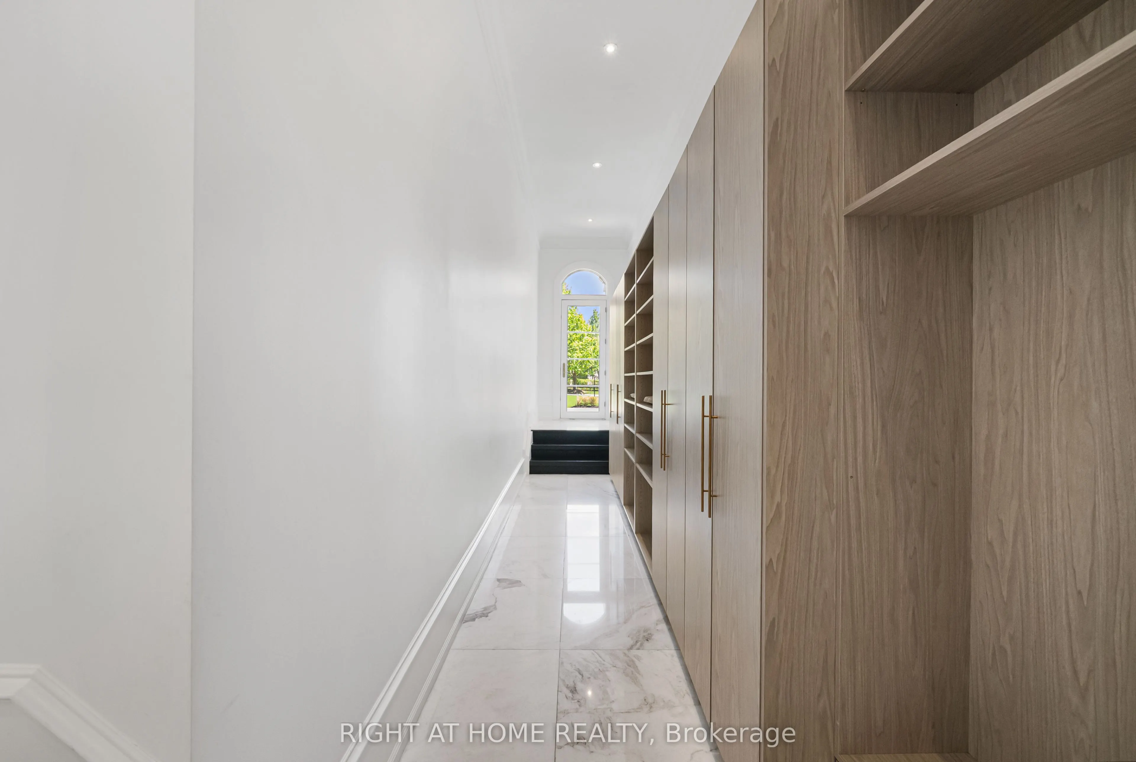 16 Sirona's Lane