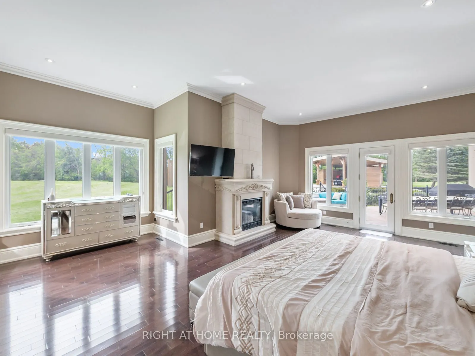 100 Rocmary Place