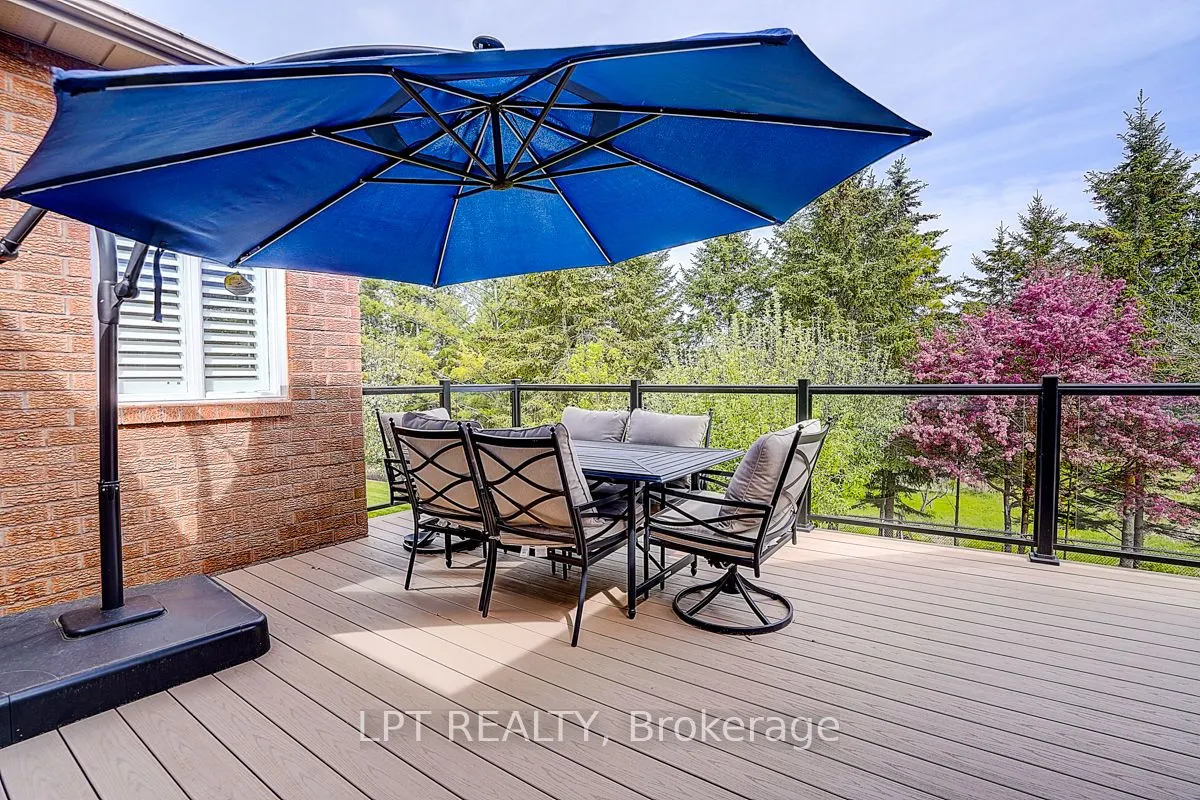 585 Holgate Circle