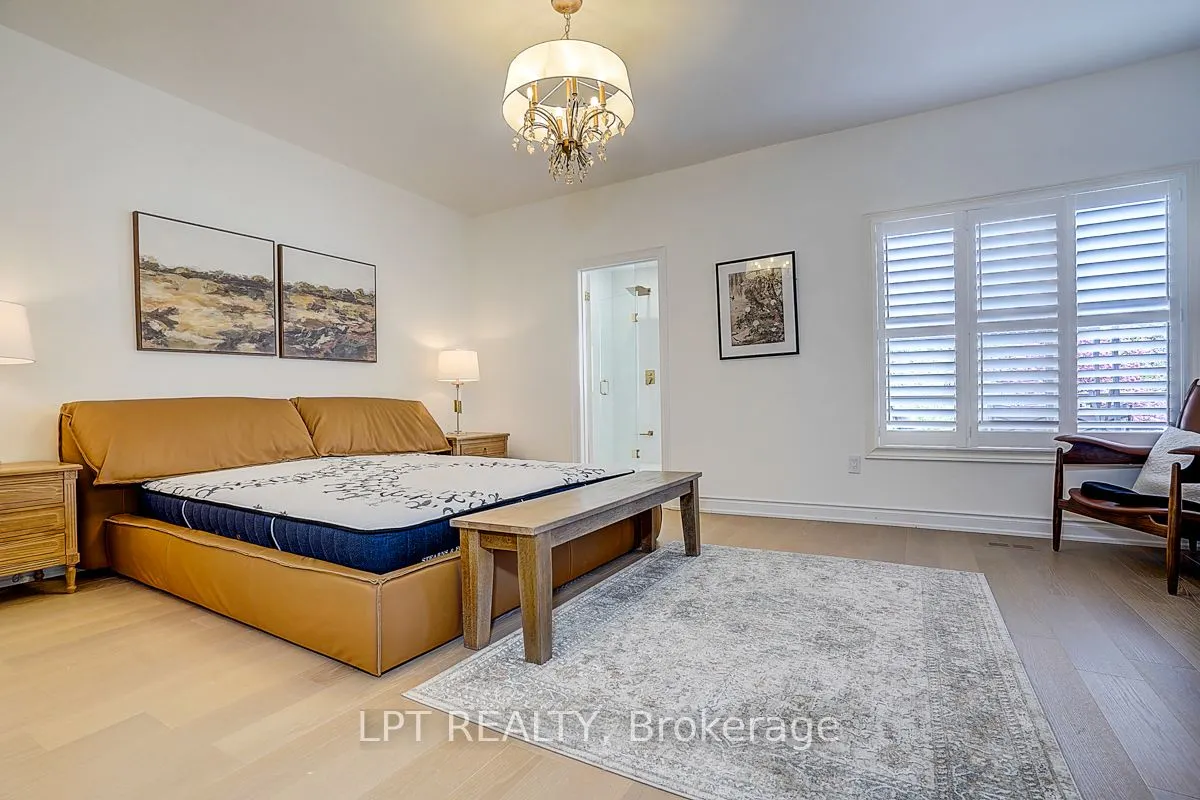 585 Holgate Circle