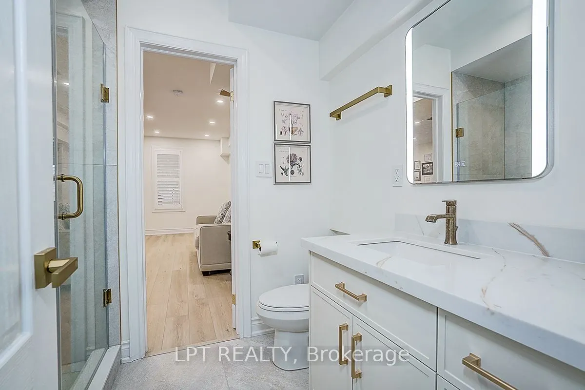 585 Holgate Circle