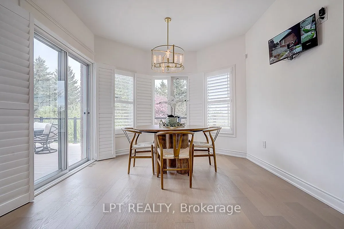 585 Holgate Circle