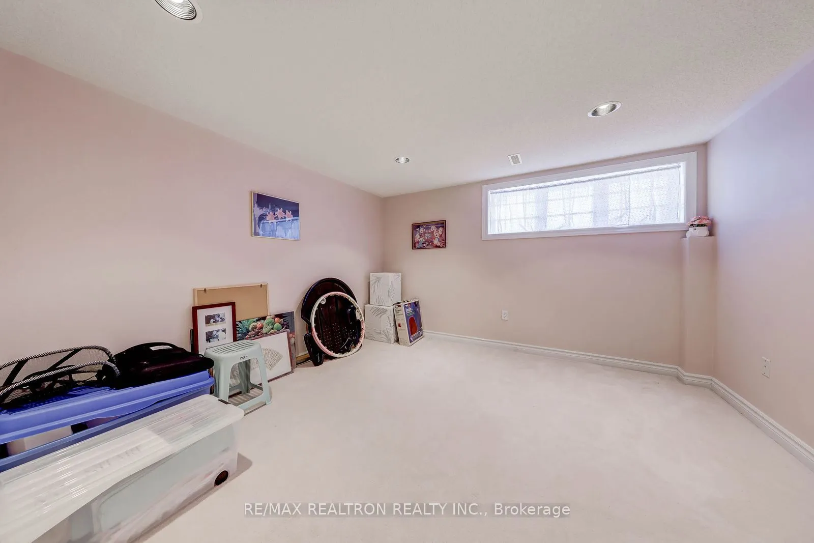 6 White Oak Crescent