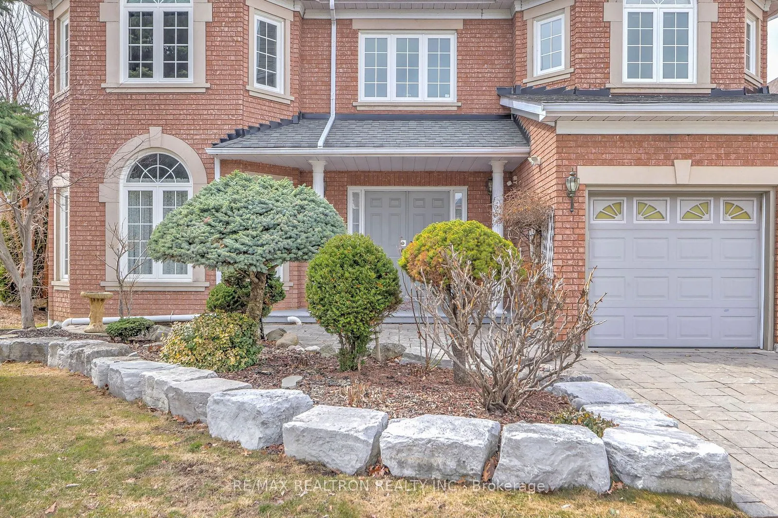6 White Oak Crescent