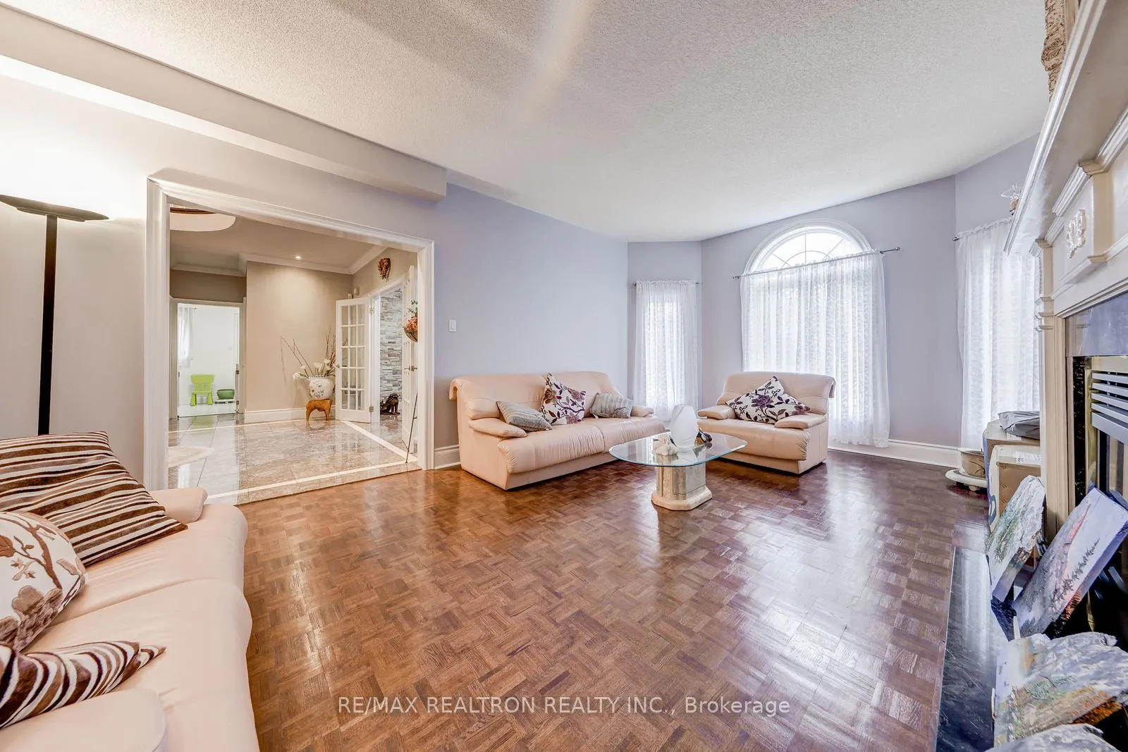 6 White Oak Crescent