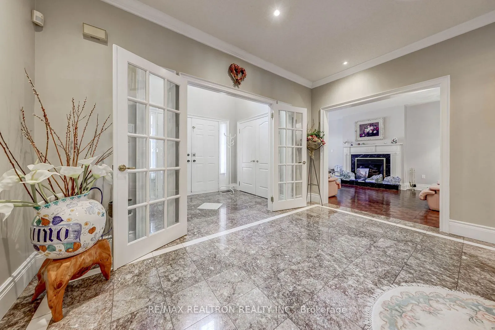 6 White Oak Crescent