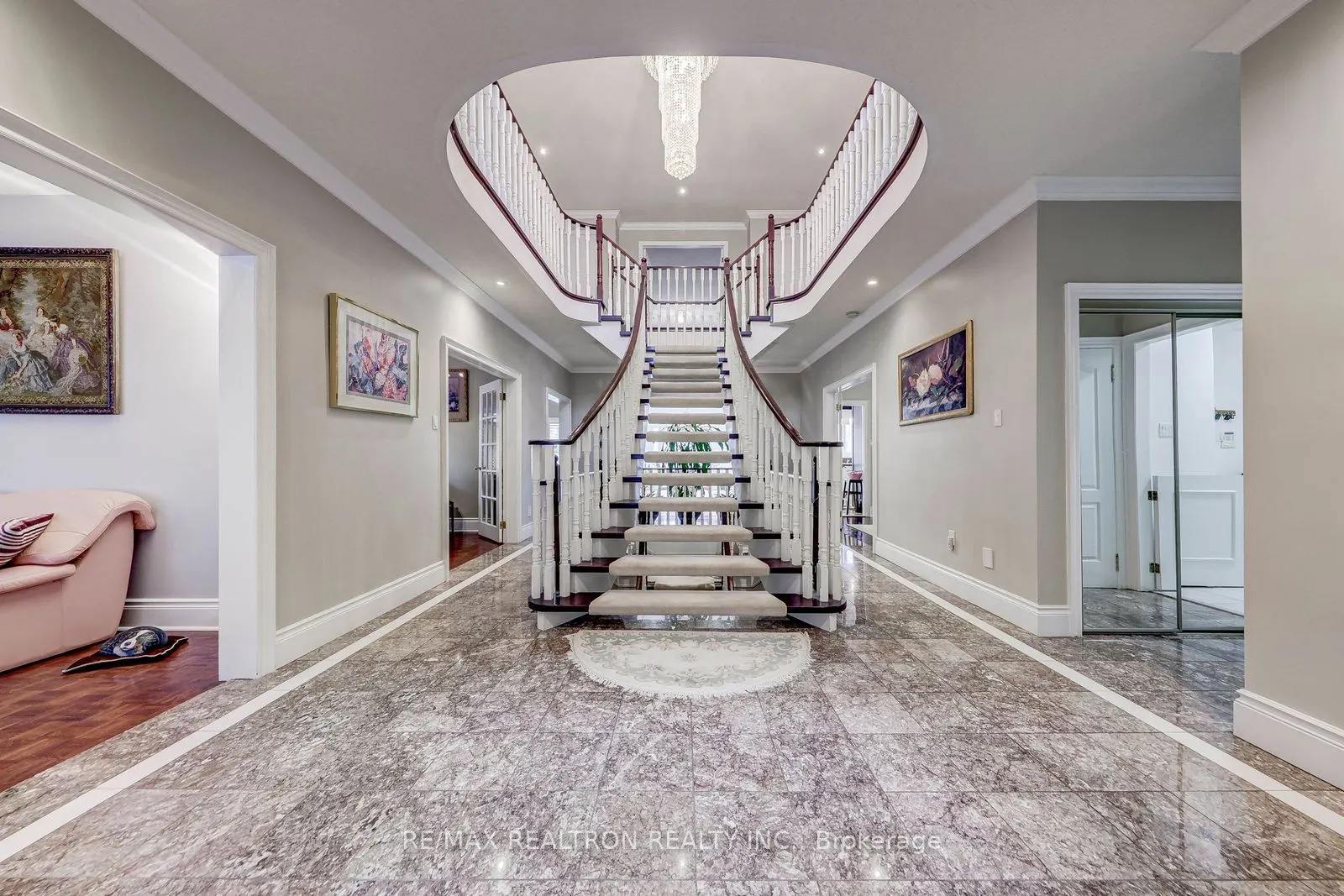 6 White Oak Crescent