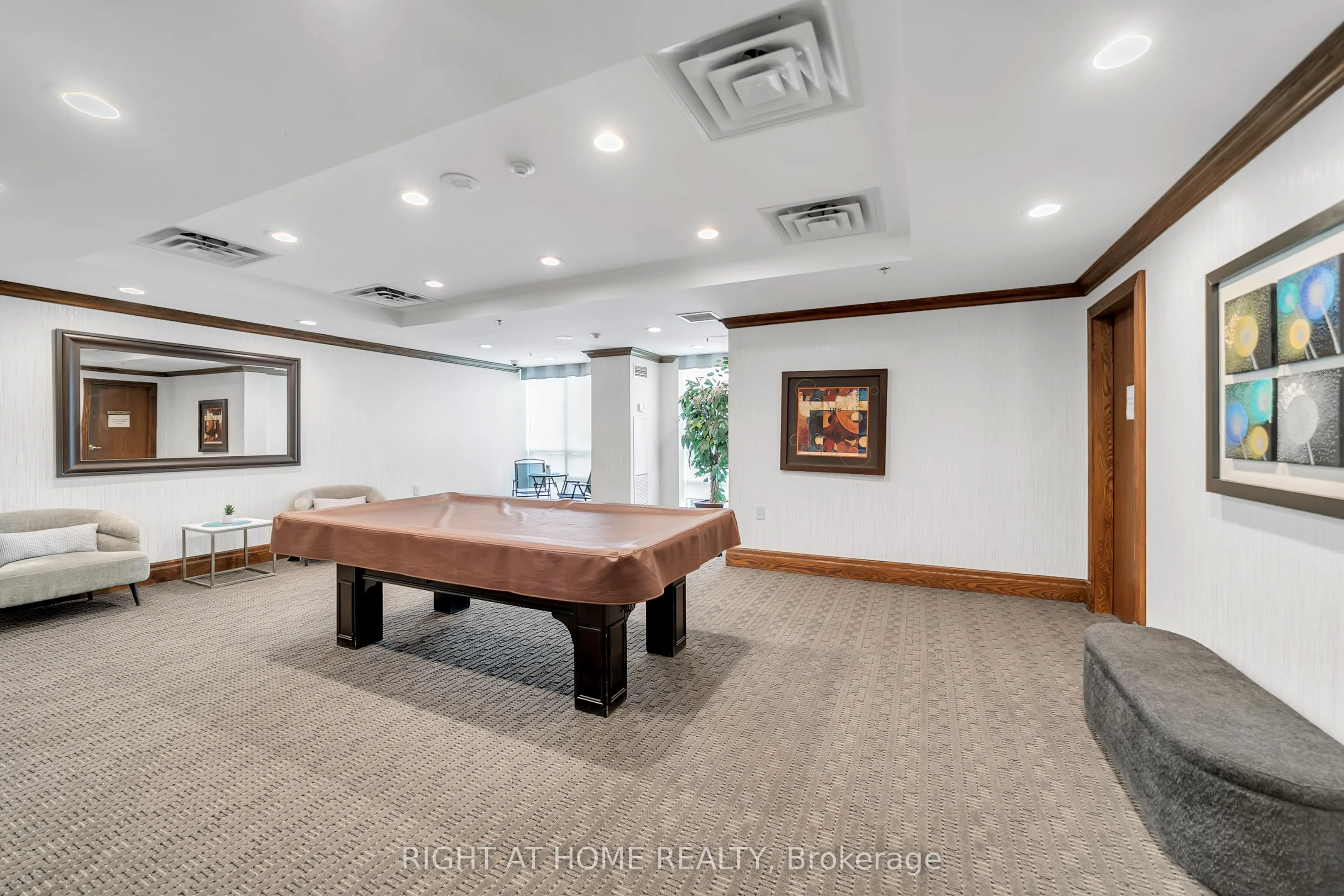 11 Oneida Crescent #1202