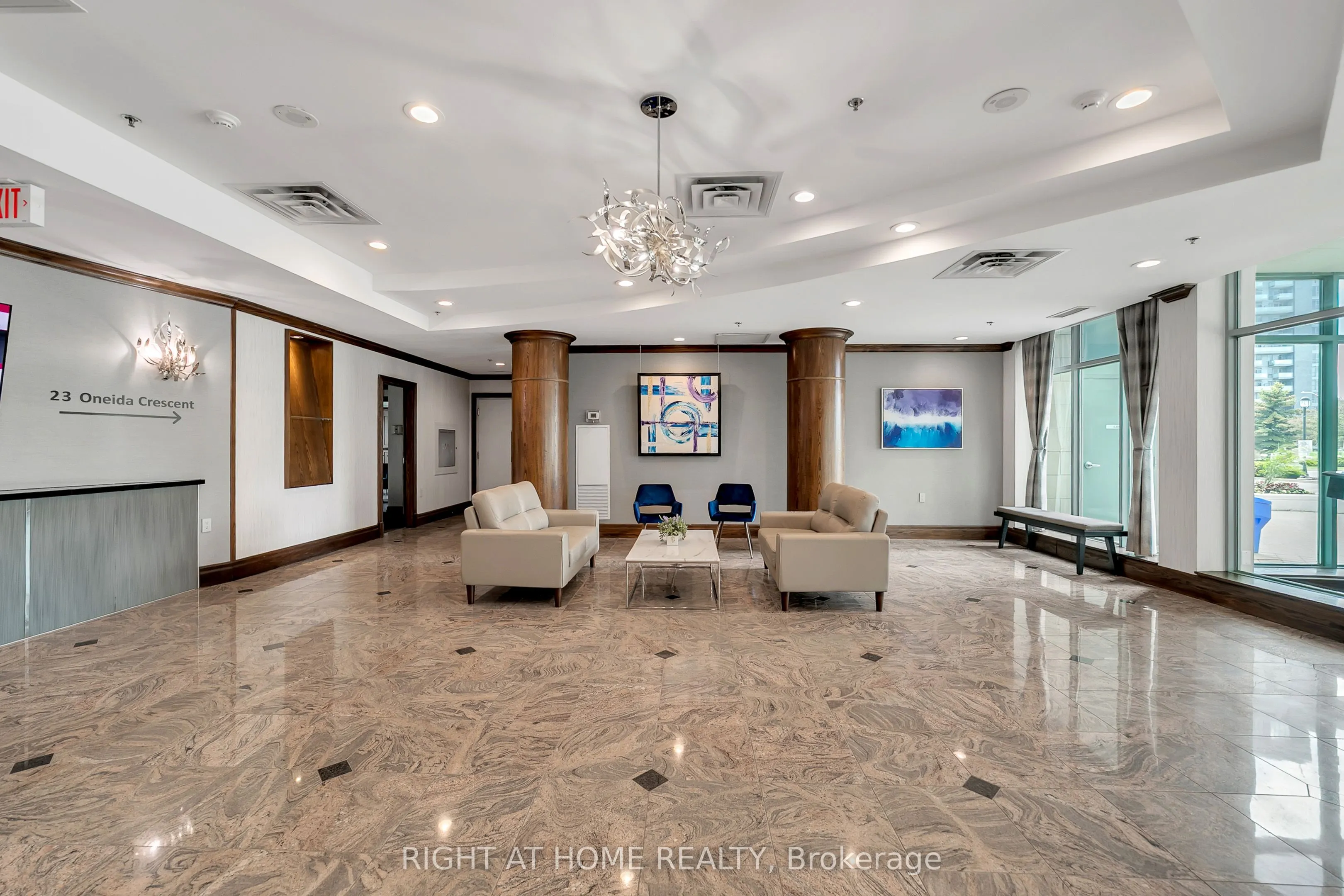 11 Oneida Crescent #1202