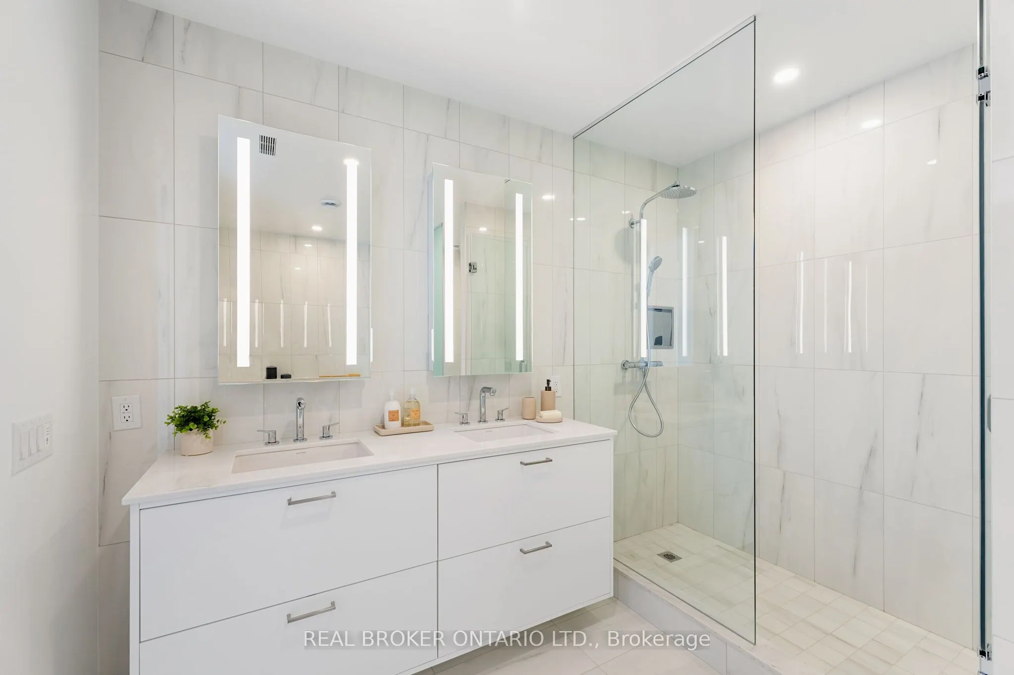 399 Royal Orchard Boulevard #418