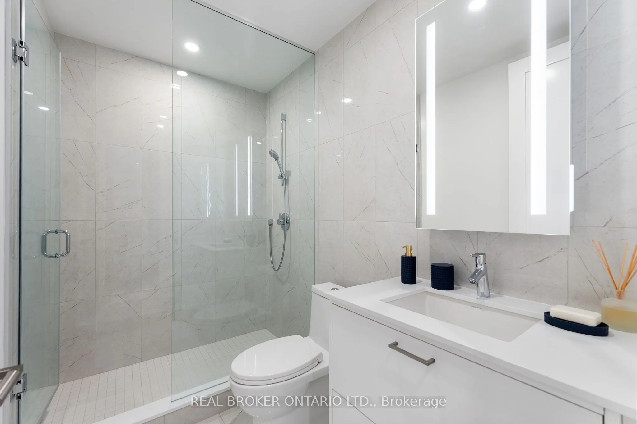 399 Royal Orchard Boulevard #418