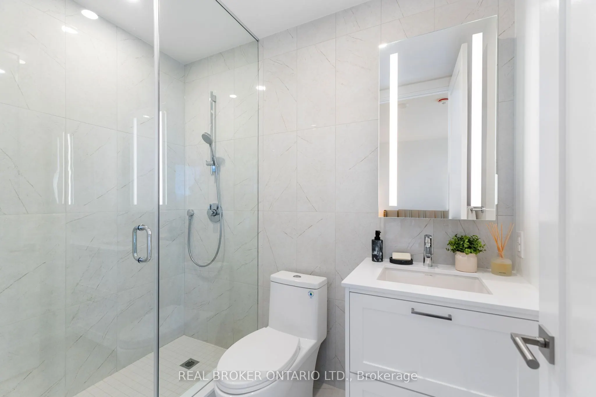 399 Royal Orchard Boulevard #418