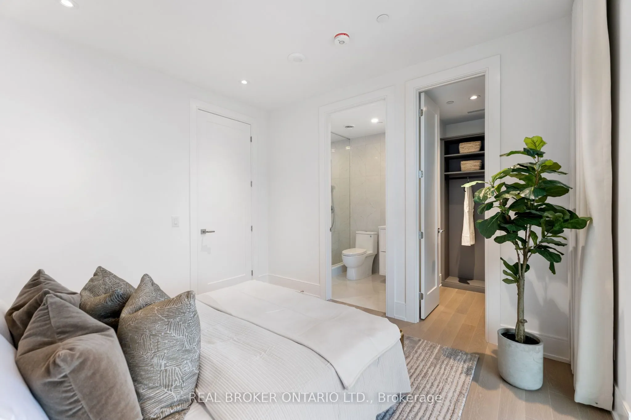 399 Royal Orchard Boulevard #418