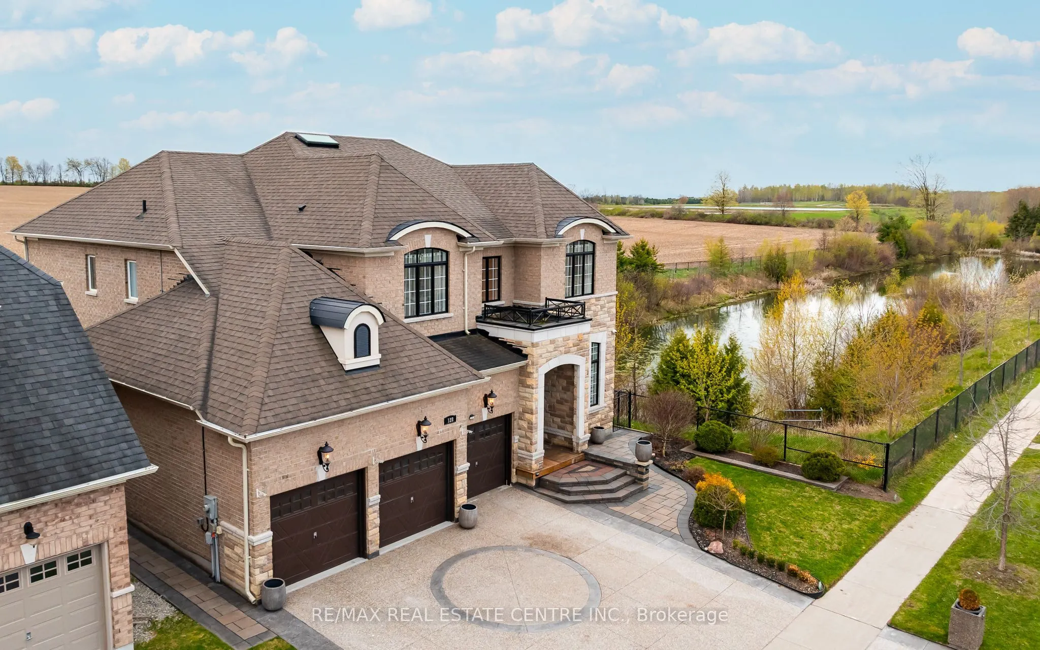 128 Copeland Crescent