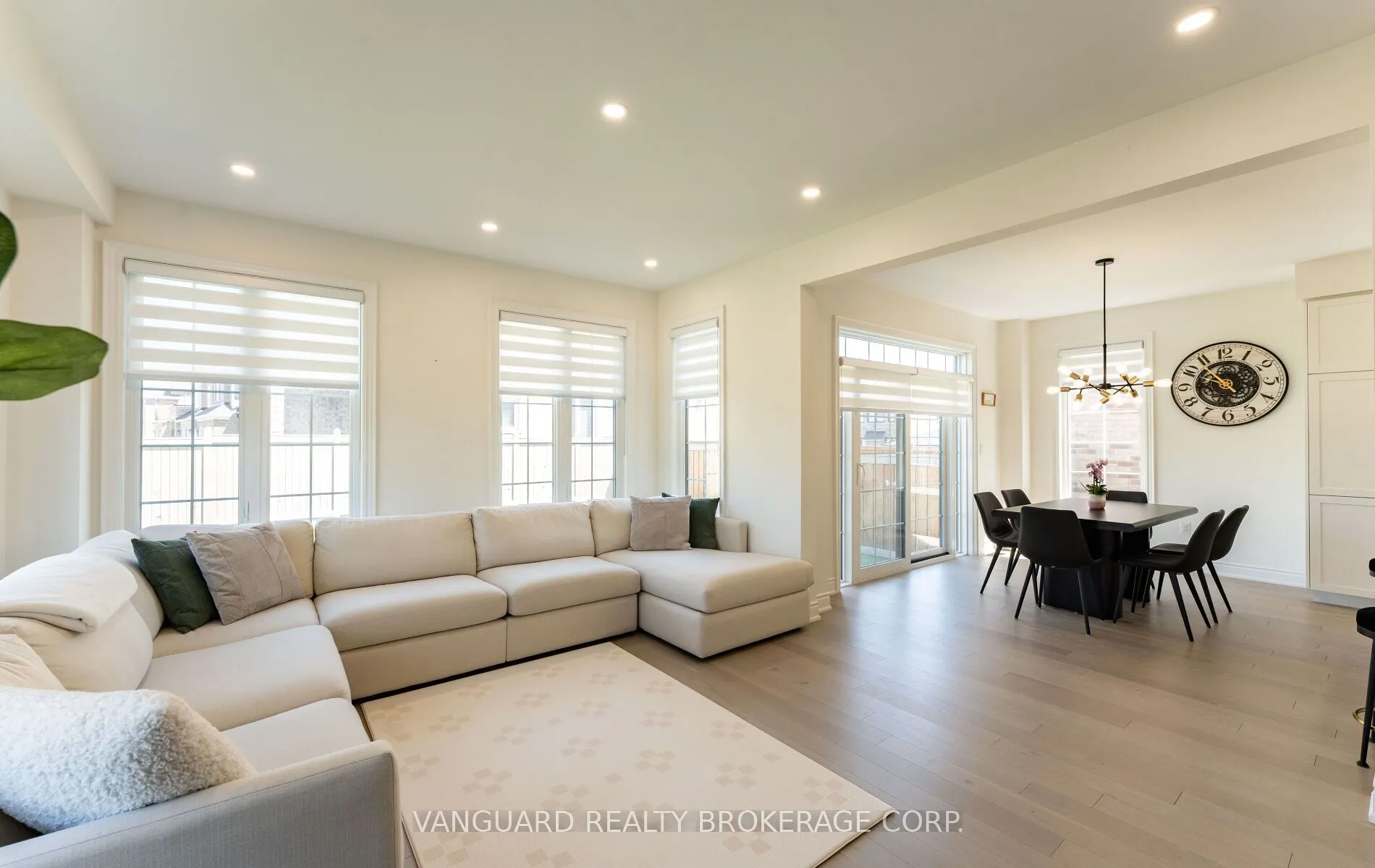 158 Scarlet Way