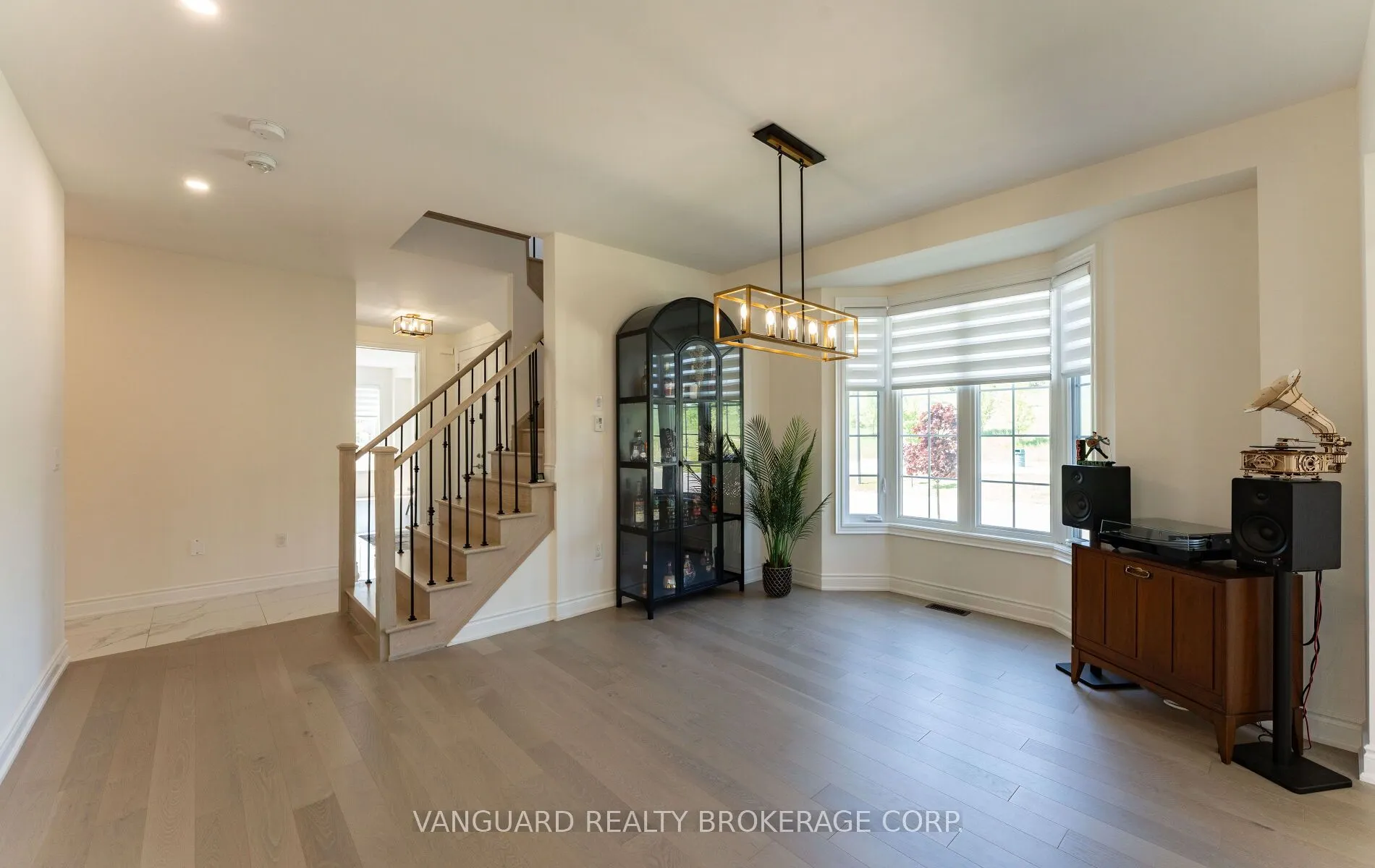 158 Scarlet Way