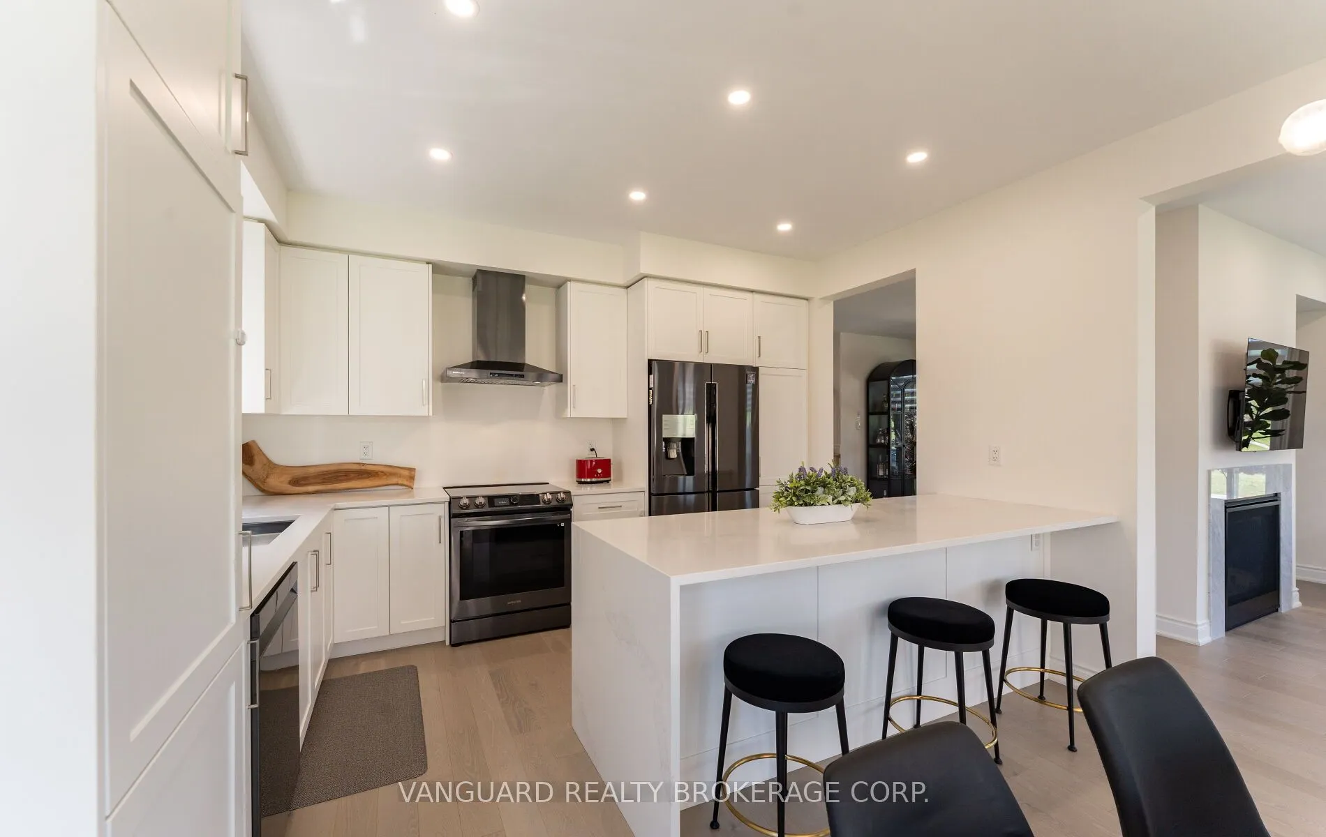 158 Scarlet Way