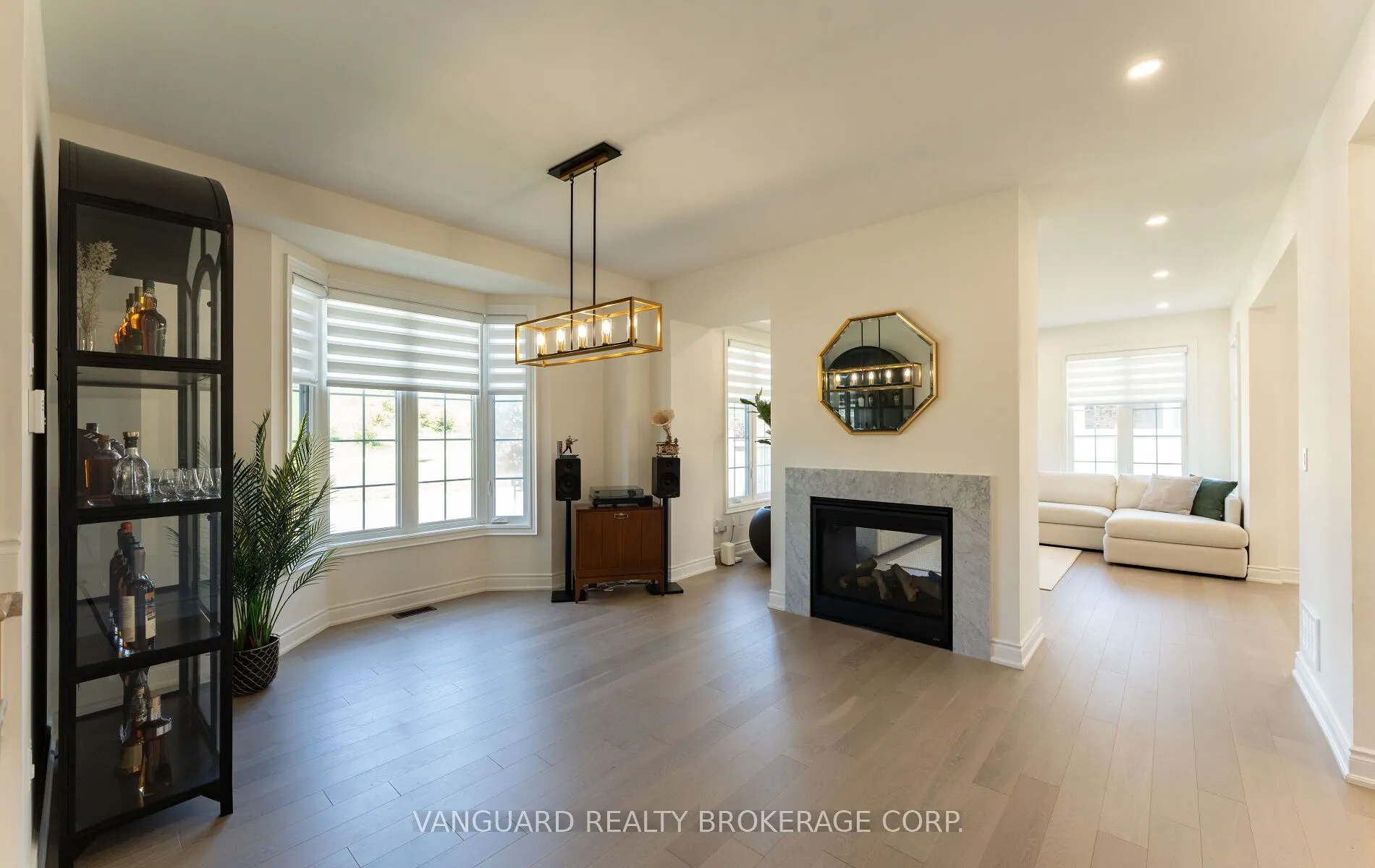 158 Scarlet Way