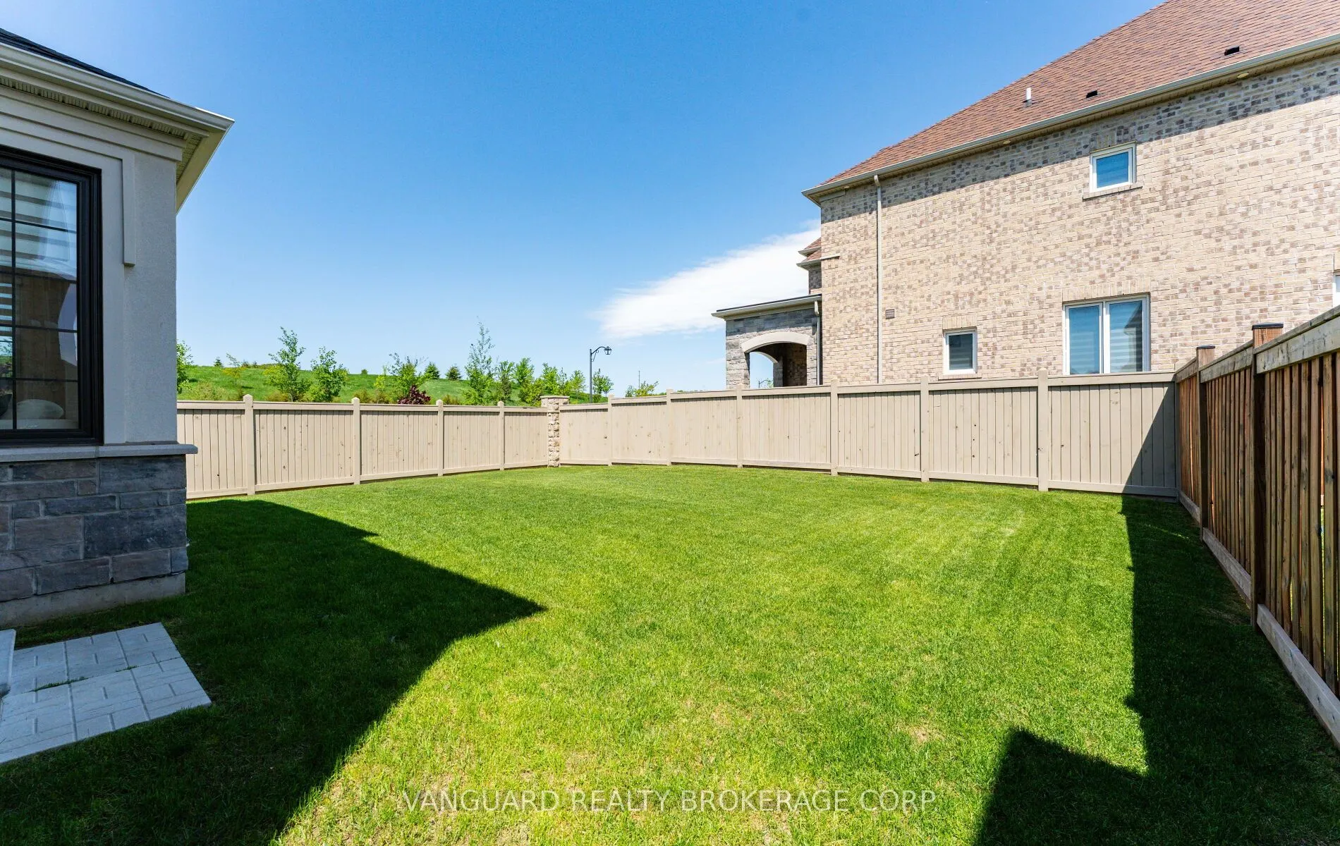 158 Scarlet Way