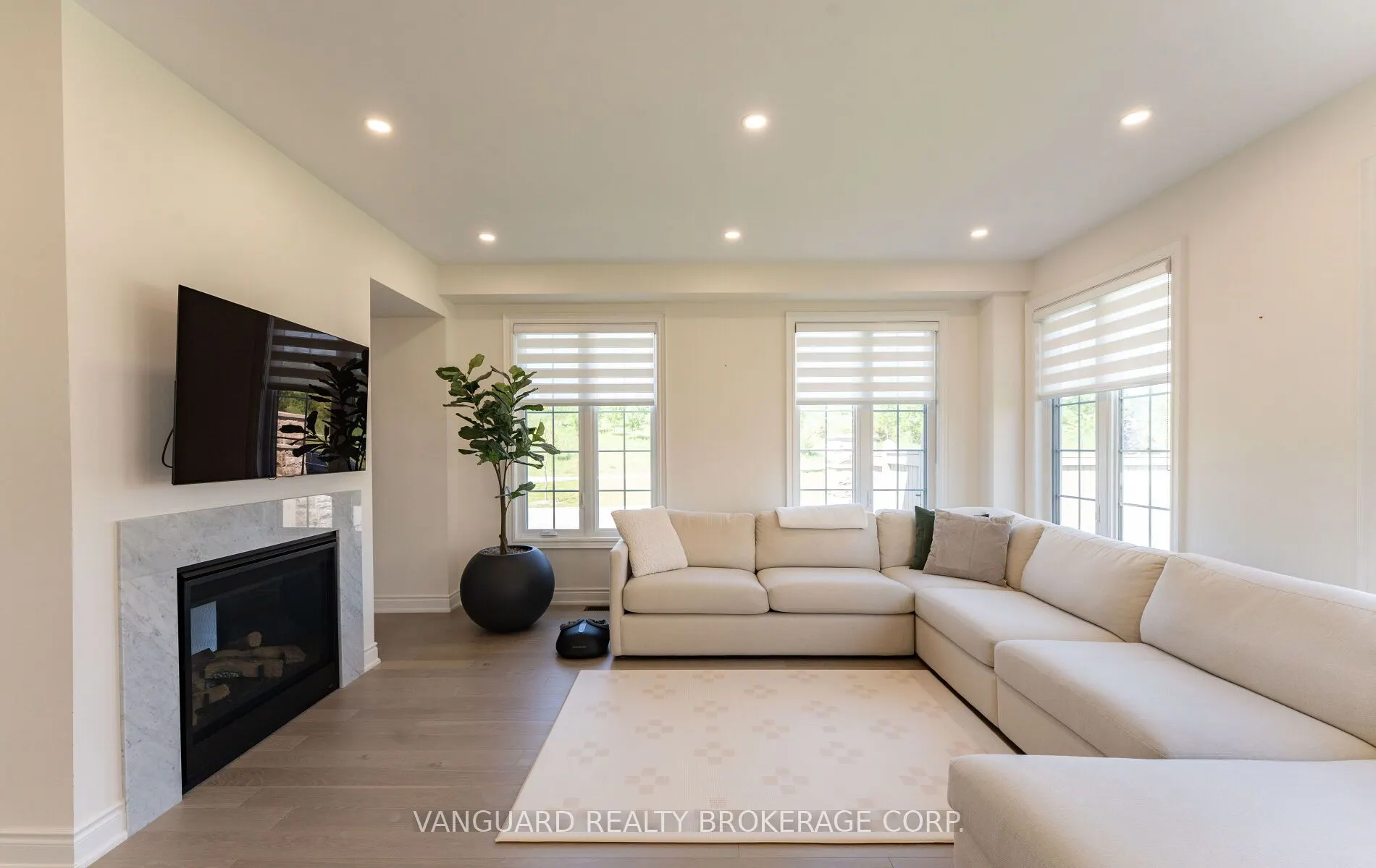 158 Scarlet Way